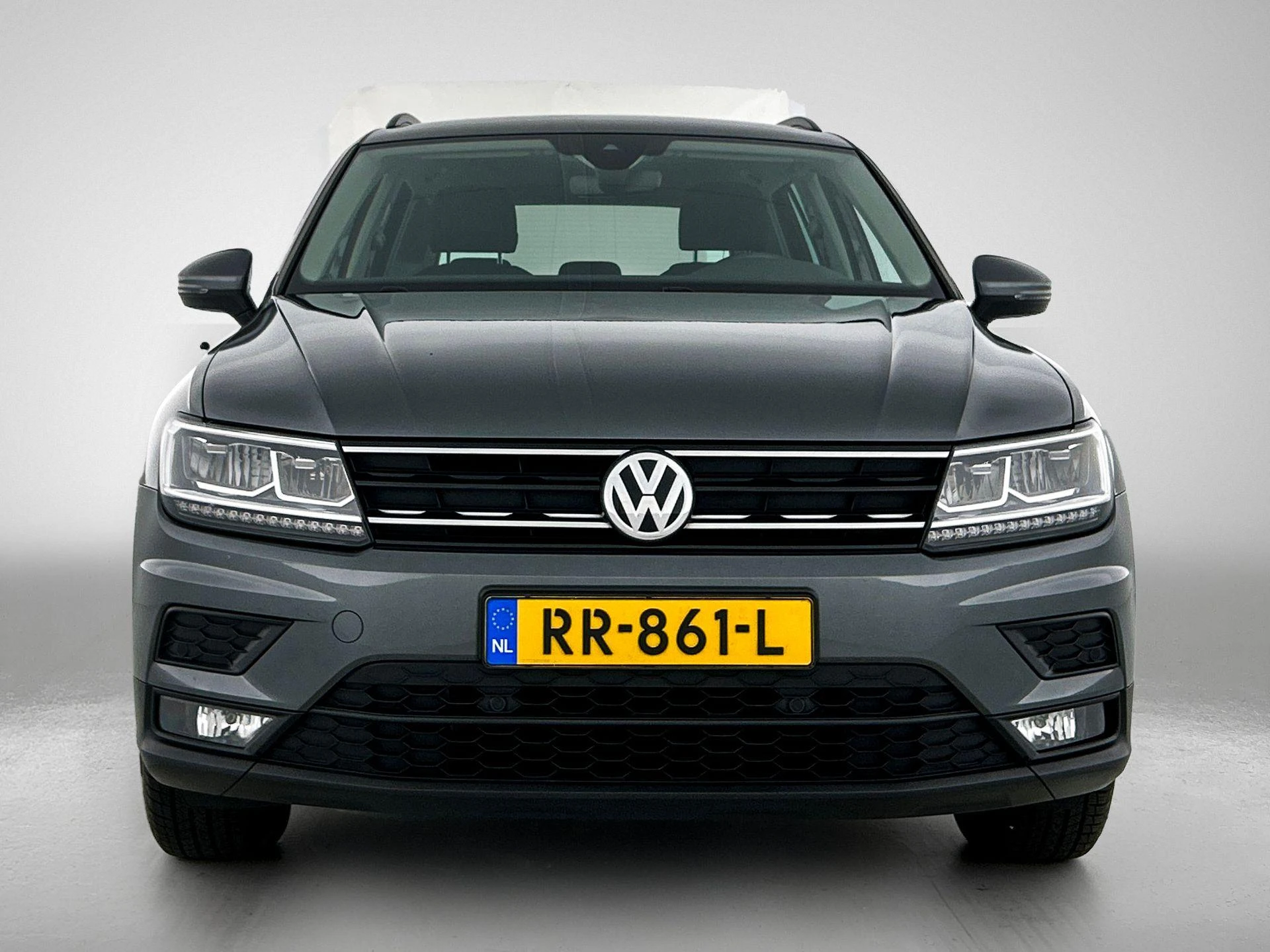 Volkswagen-Tiguan-image-4