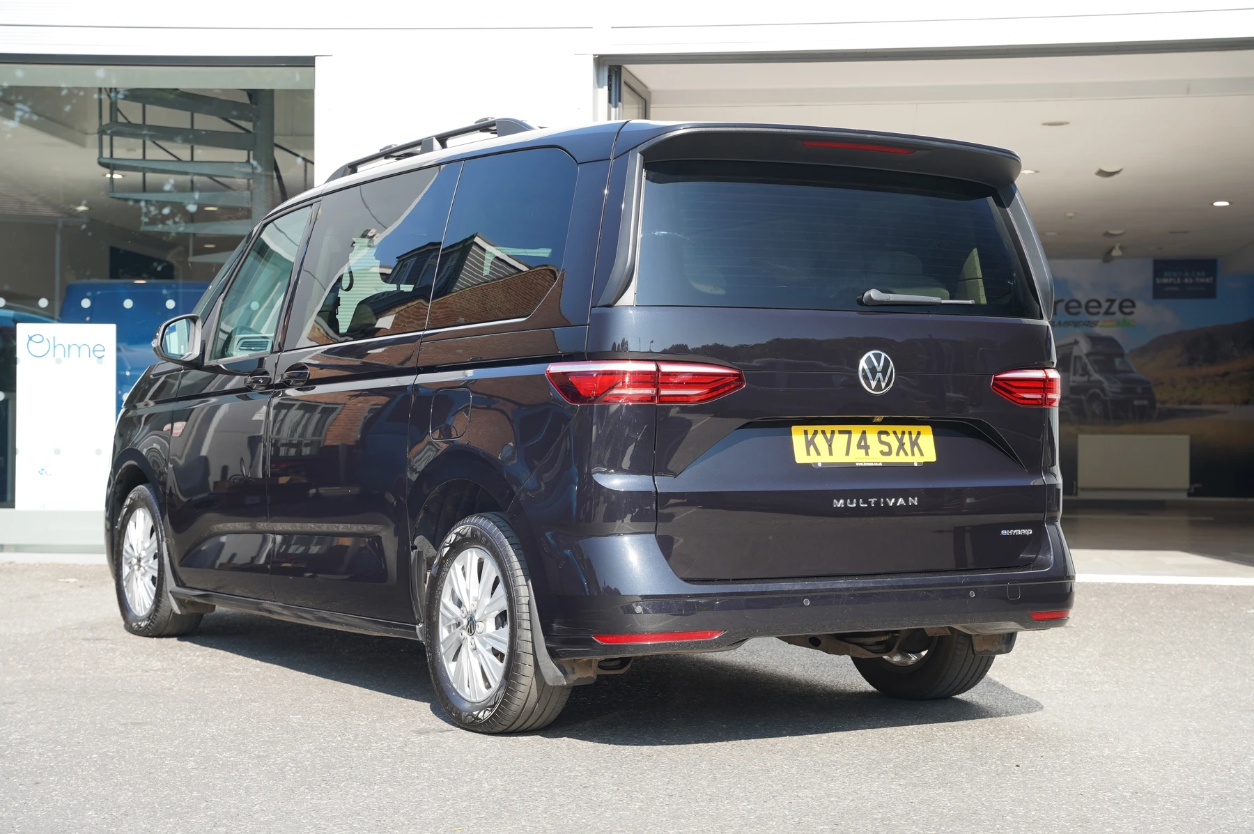 Volkswagen-Multivan-image-2
