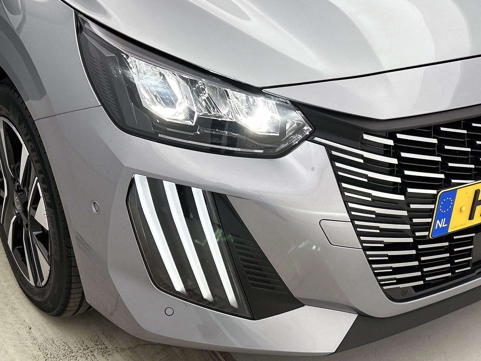 Peugeot 208 1.2 Hybrid 110 e-DCS6 Allure