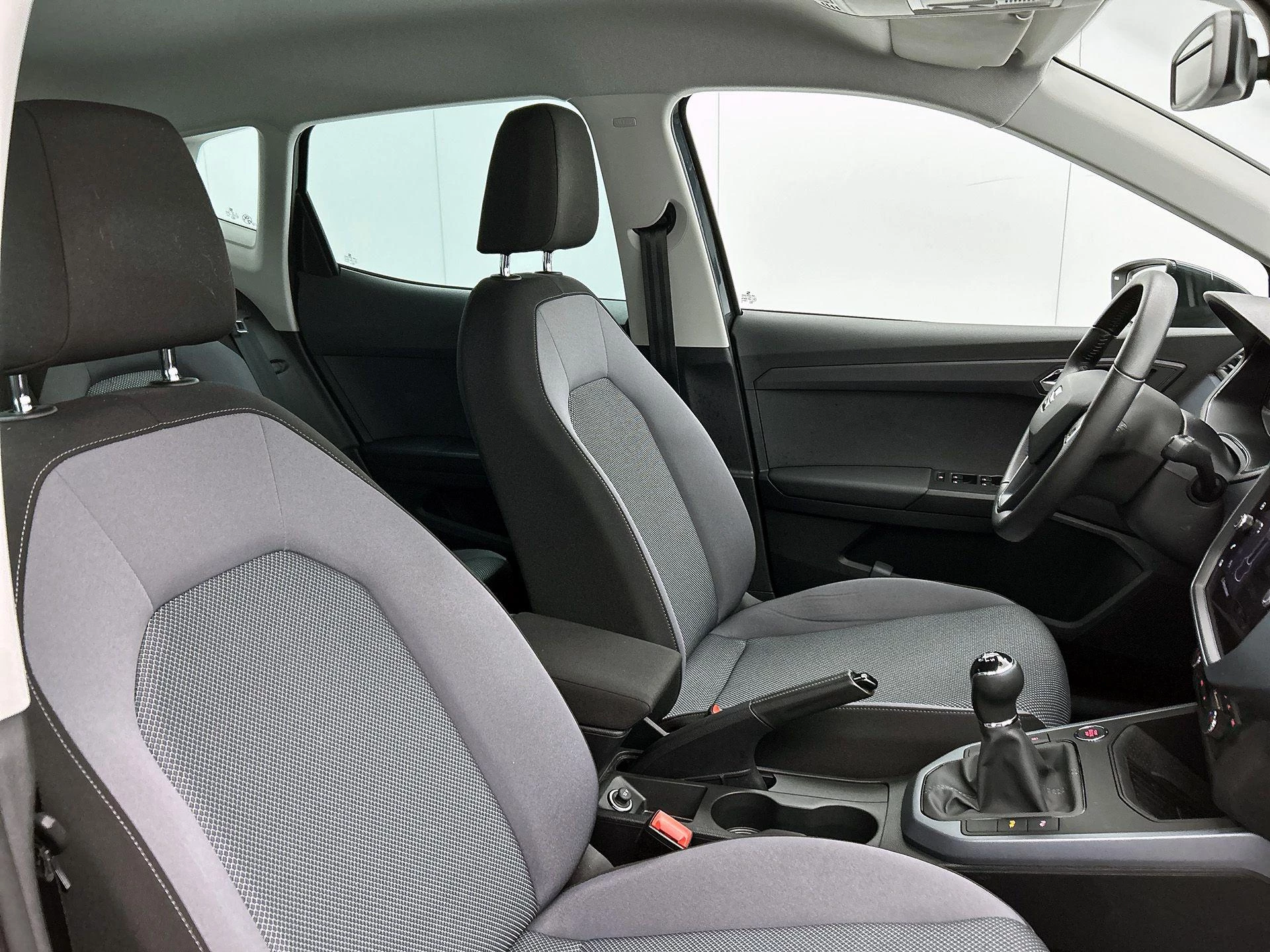 SEAT-Arona-image-35