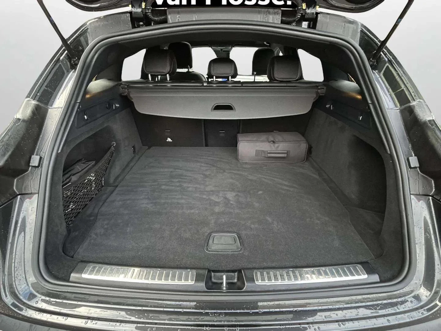 Mercedes-Benz-EQC-image-20