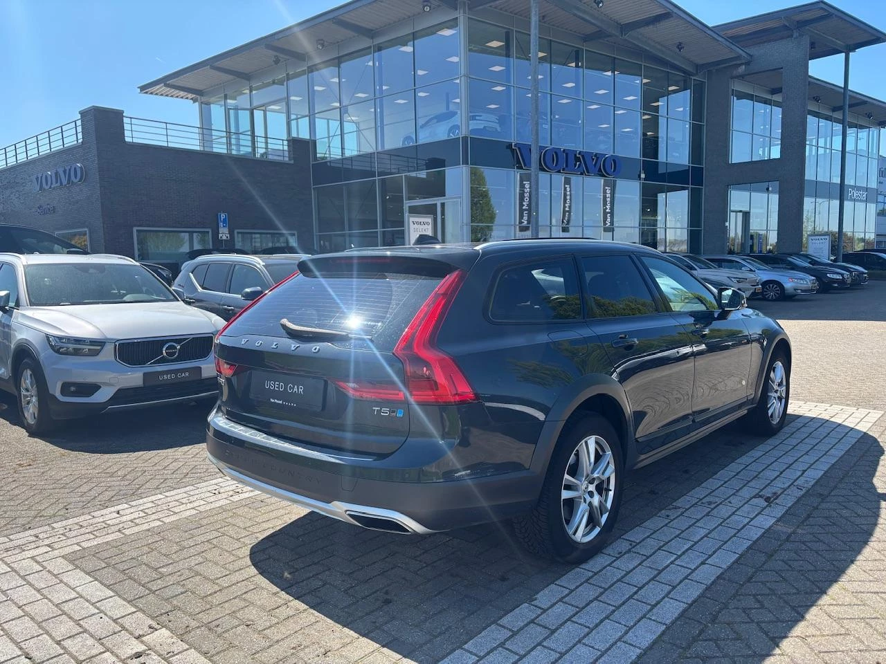 Volvo-V90-image-11