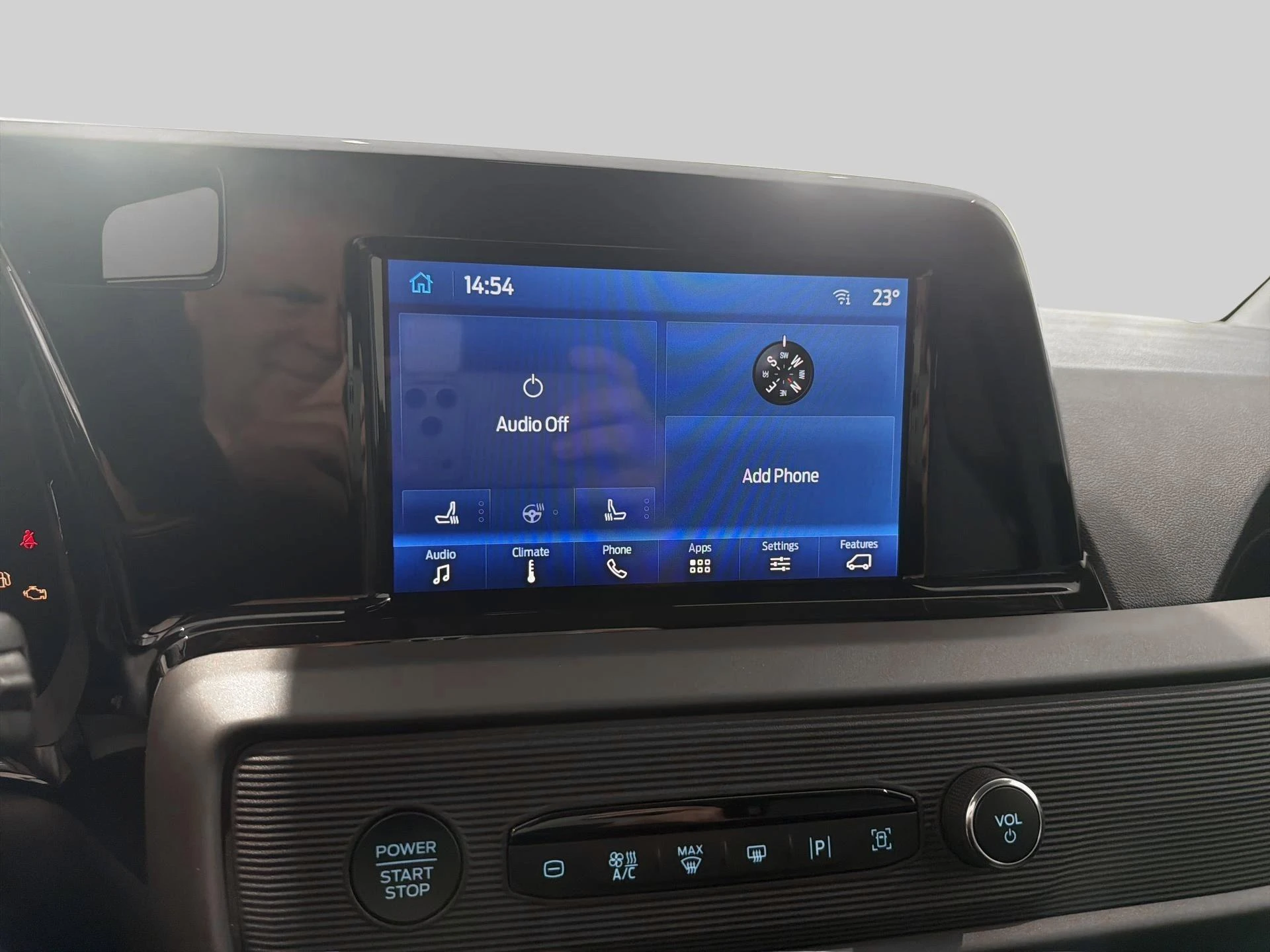 Ford-Tourneo Courier-image-11