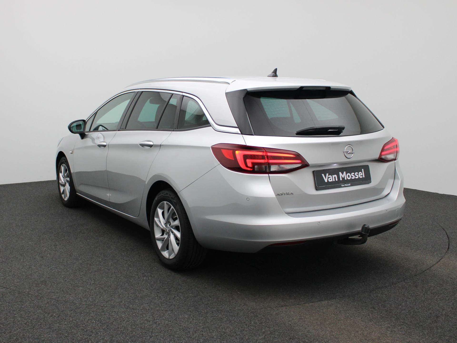 Opel-Astra-image-1