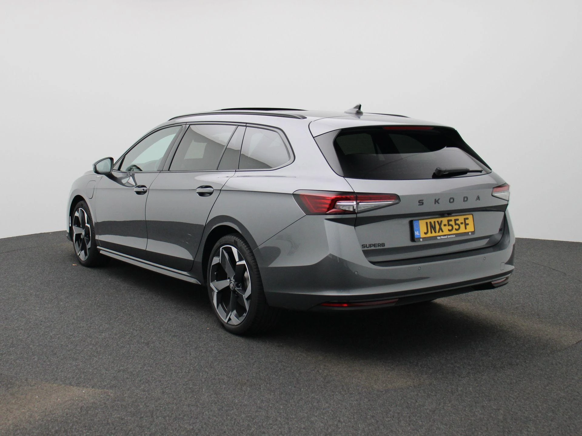 Škoda-Superb-image-1
