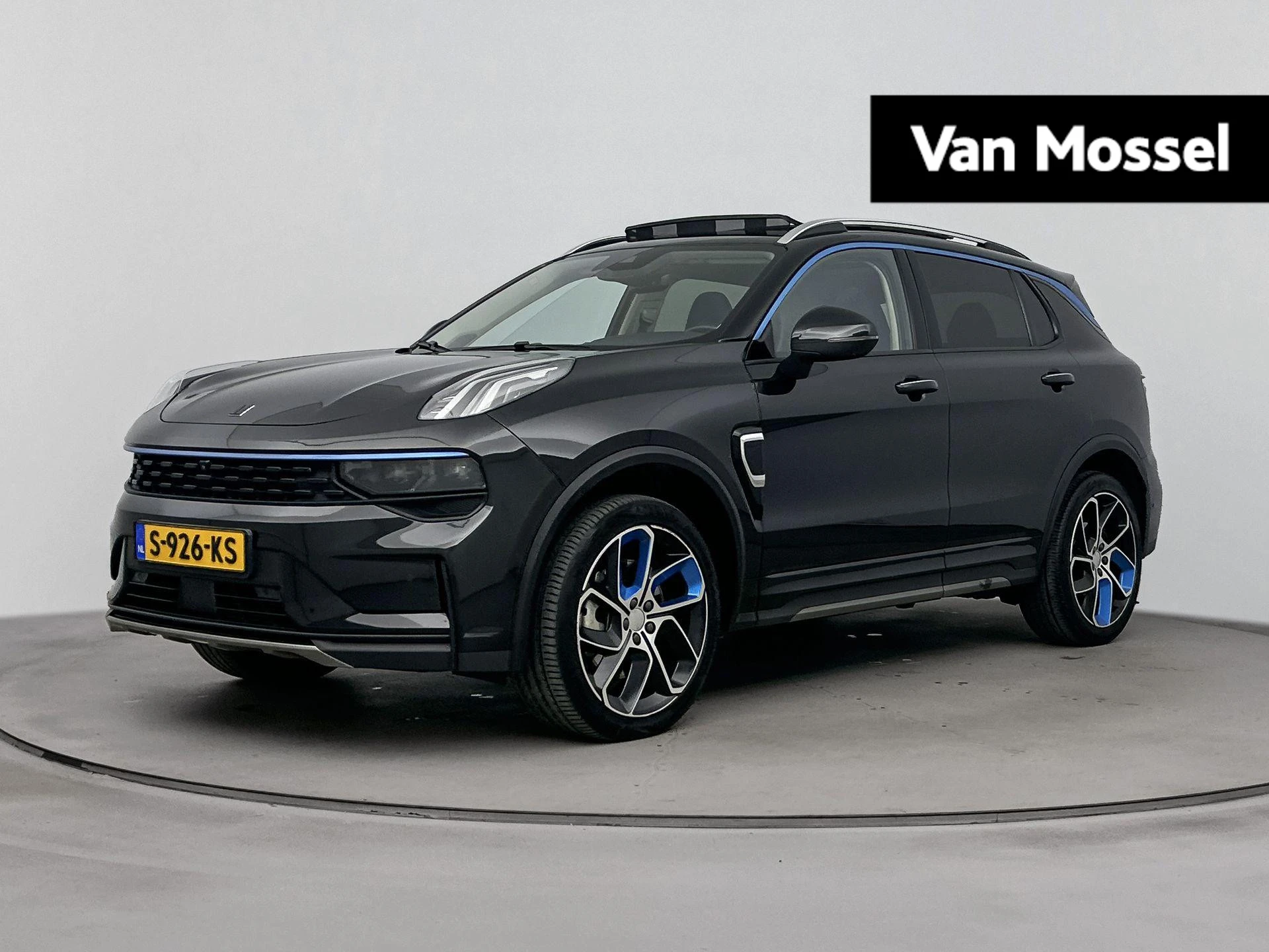 Lynk & Co-01-image-0