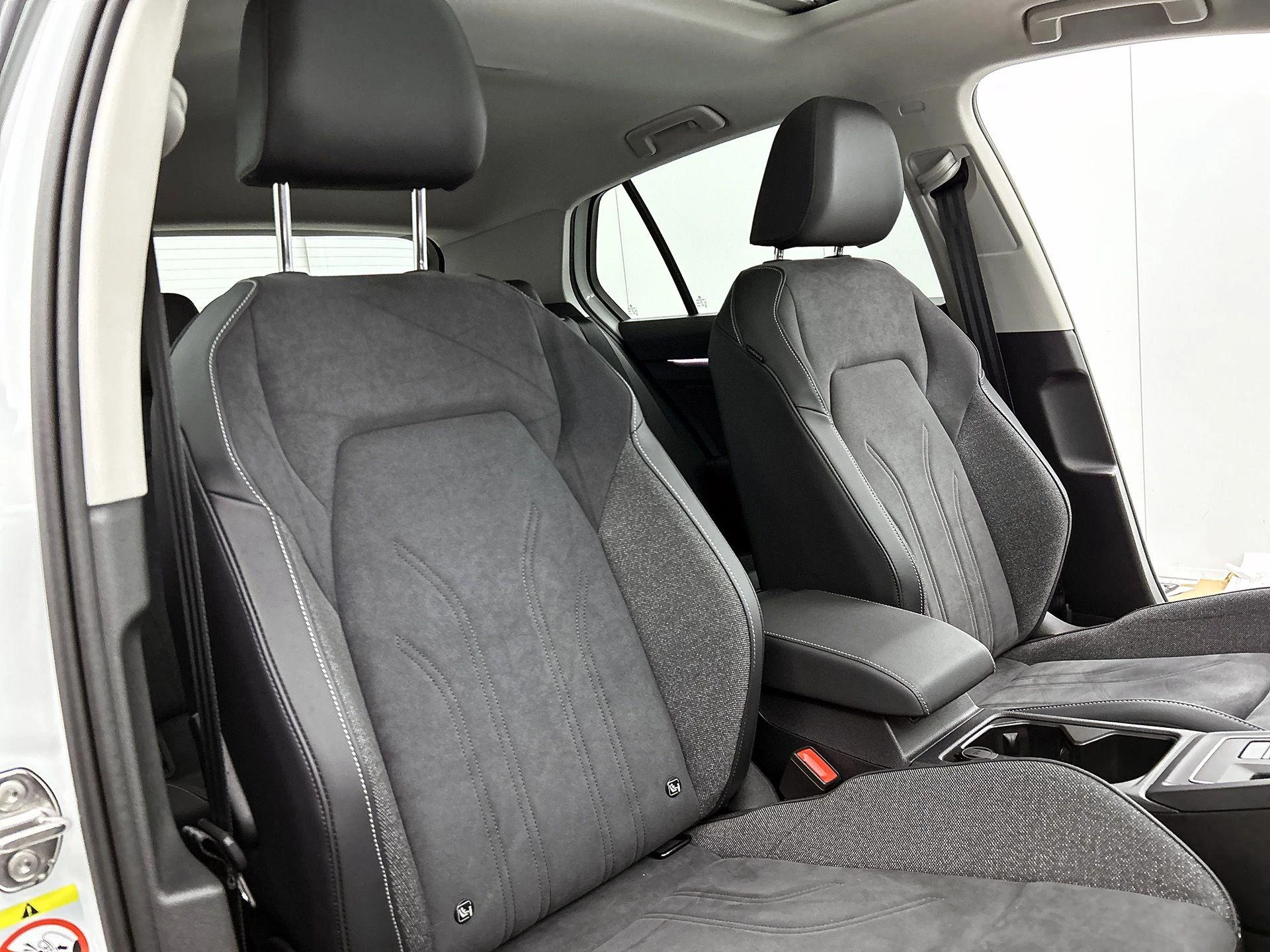 Volkswagen-Golf-image-30