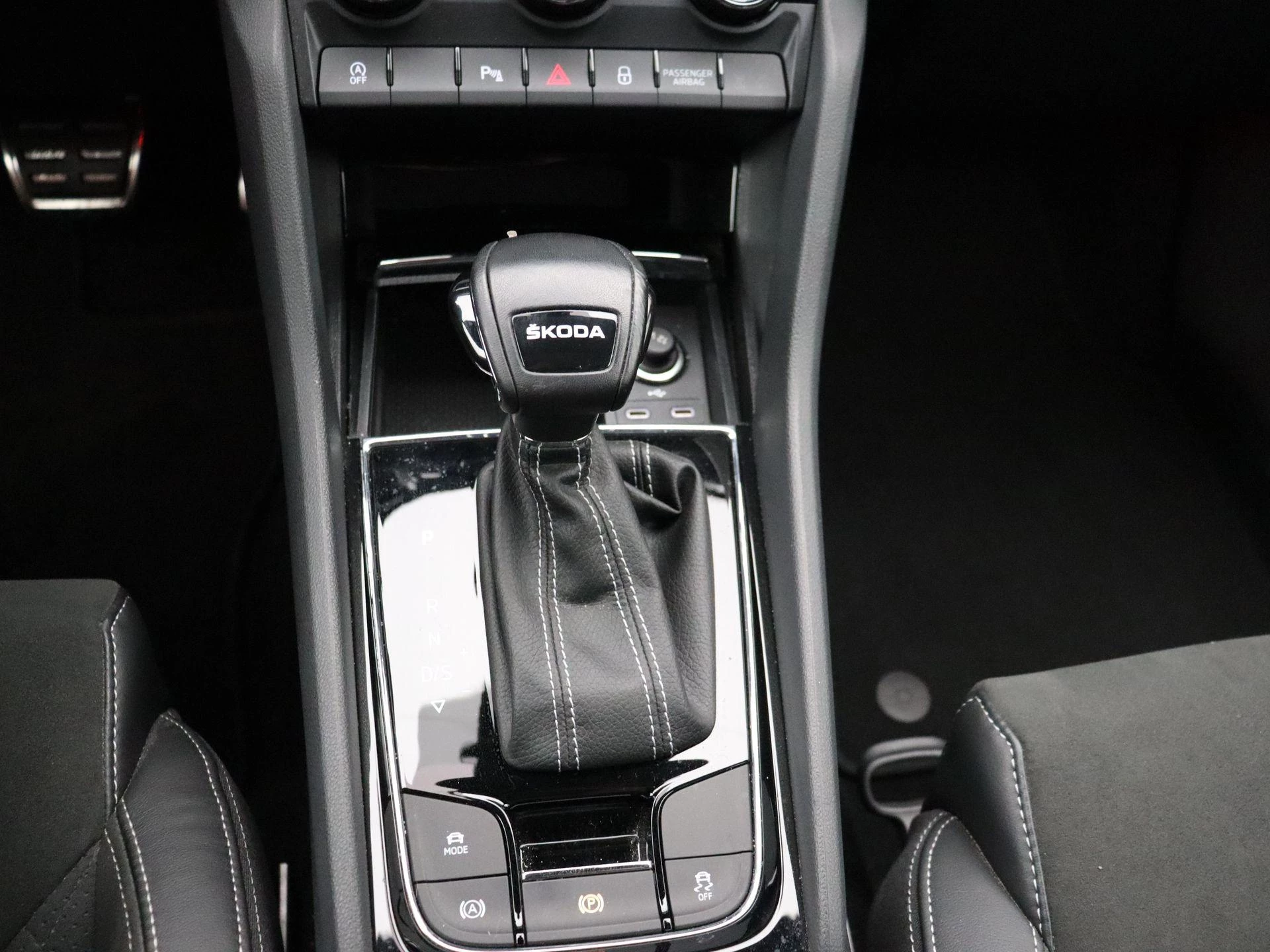 Škoda Kodiaq 1.5 TSI DSG Sportline + 5-ZIT + PANORAMISCH DAK + TREKHAAK +
