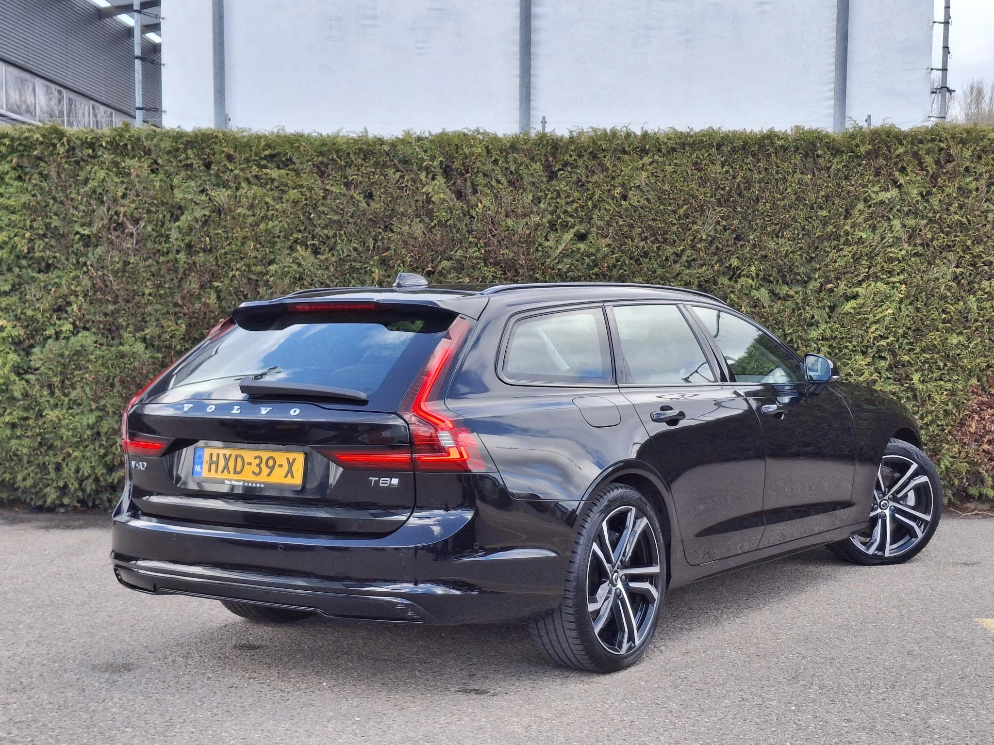 Volvo-V90-image-1