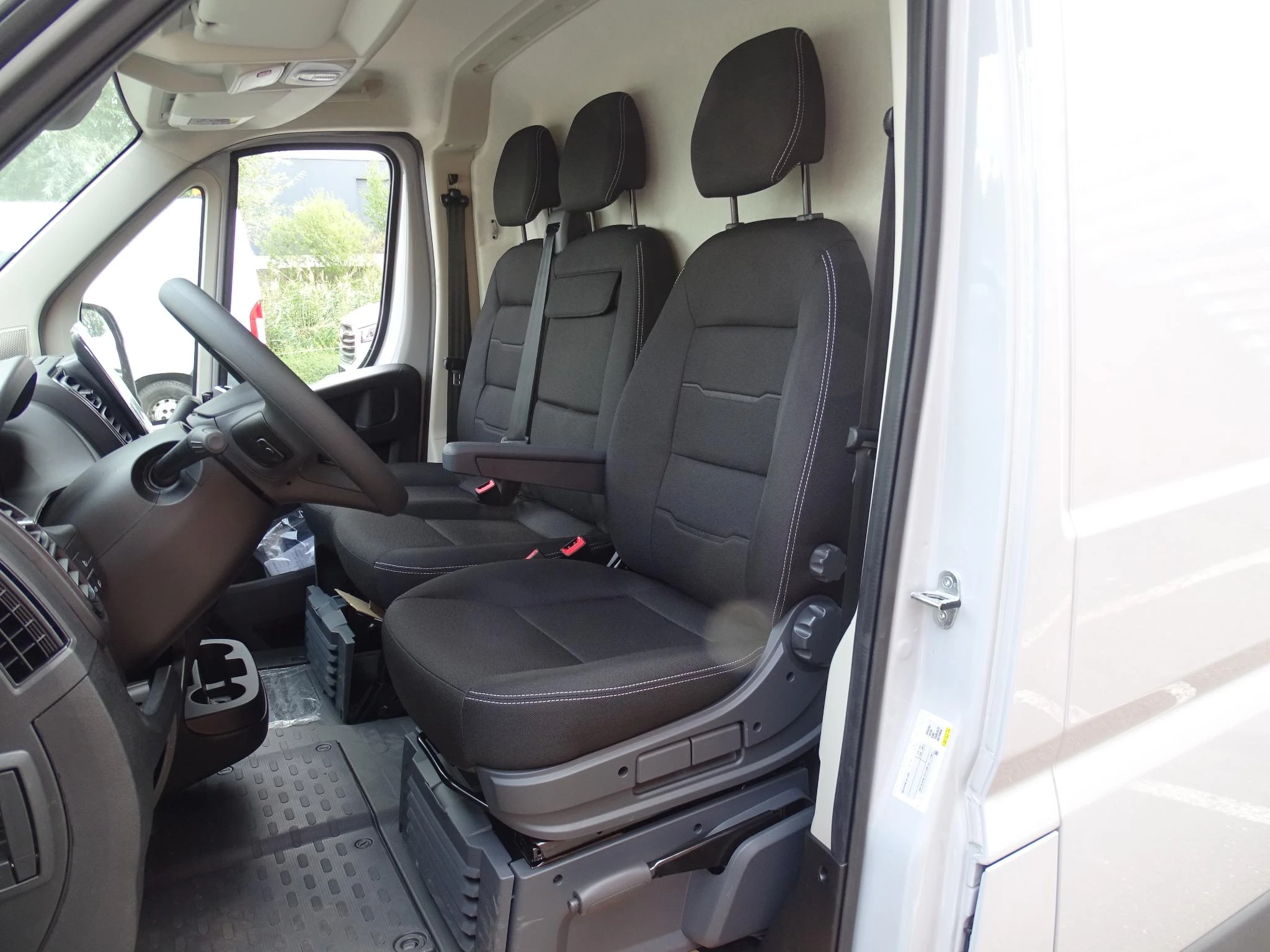 Opel-Movano-image-8