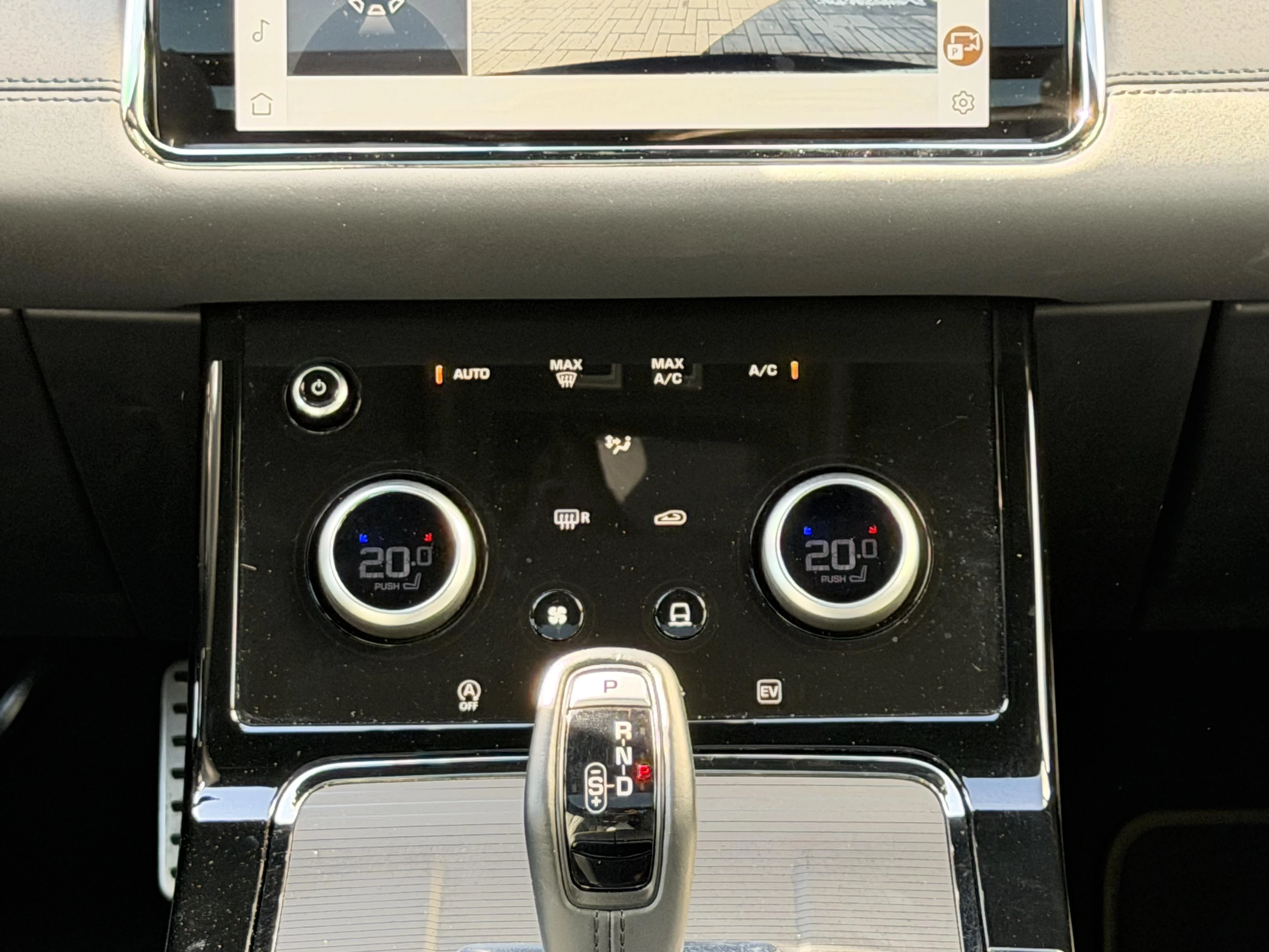 Land Rover Range Rover Evoque P300e PHEV R-Dynamic SE