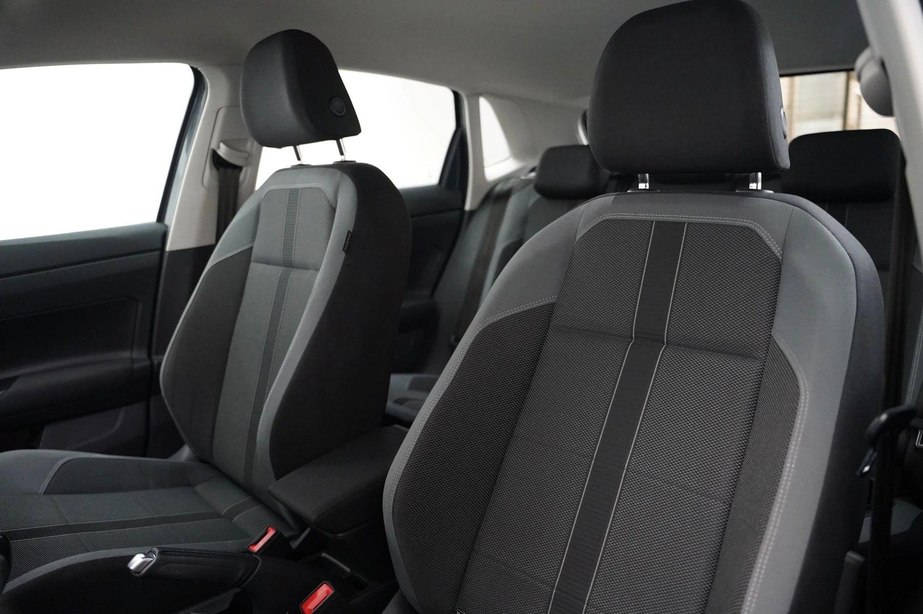Volkswagen-Polo-image-10