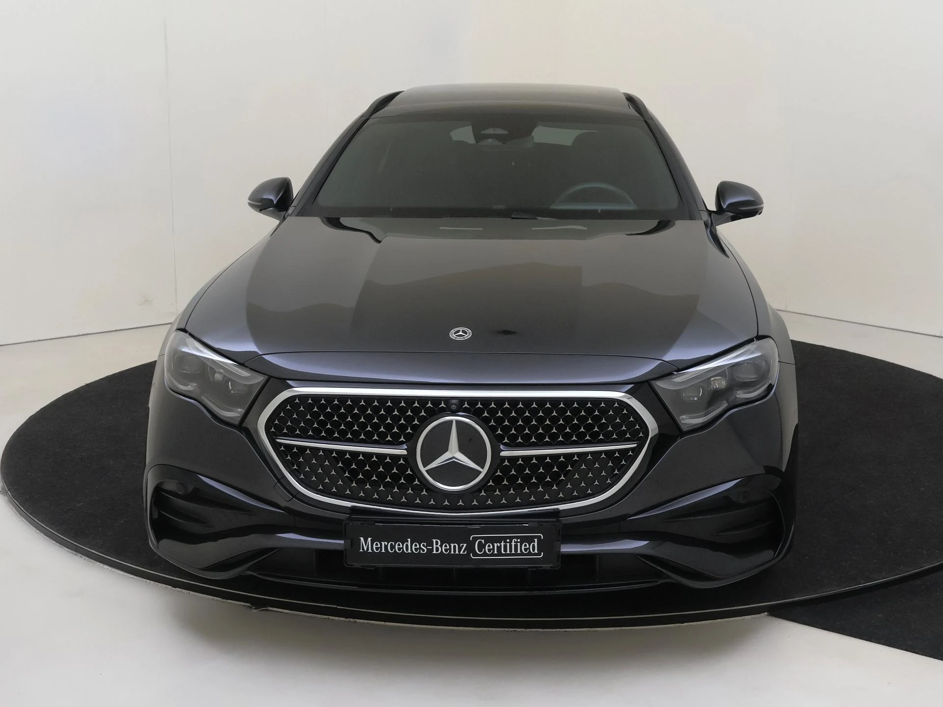 Mercedes-Benz-E-Klasse-image-5