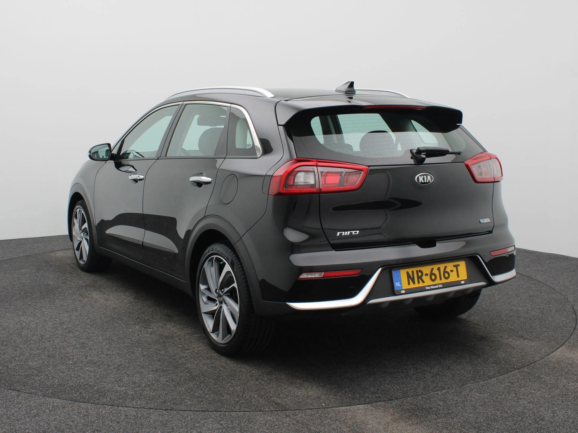 Kia-Niro-image-1