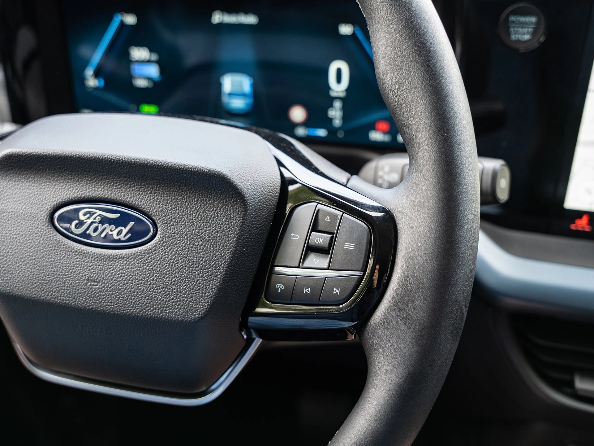 Ford-Tourneo Courier-image-14