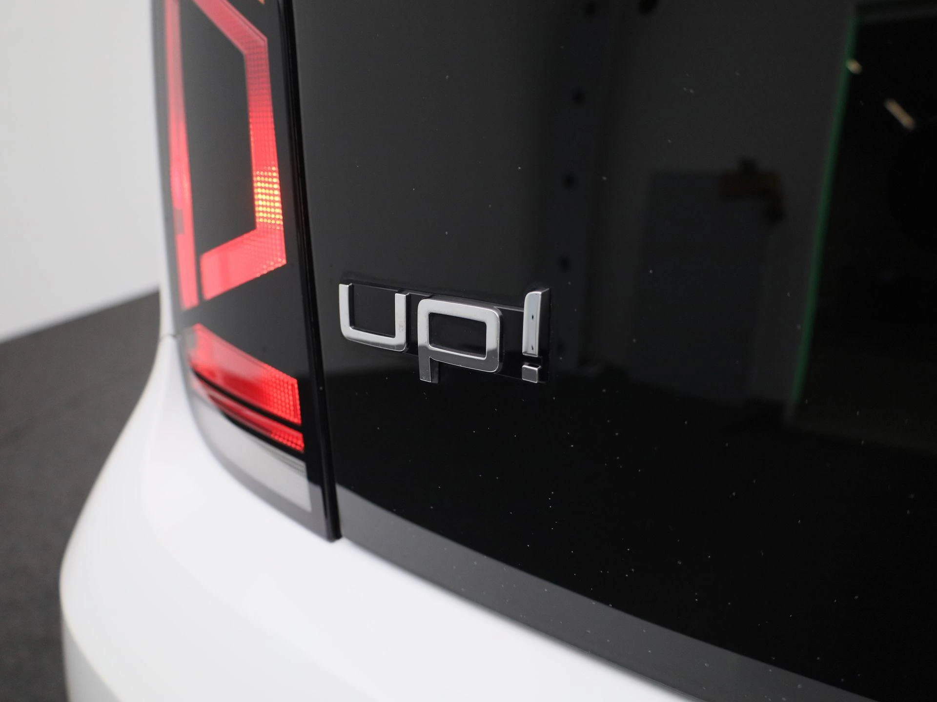 Volkswagen-up!-image-22
