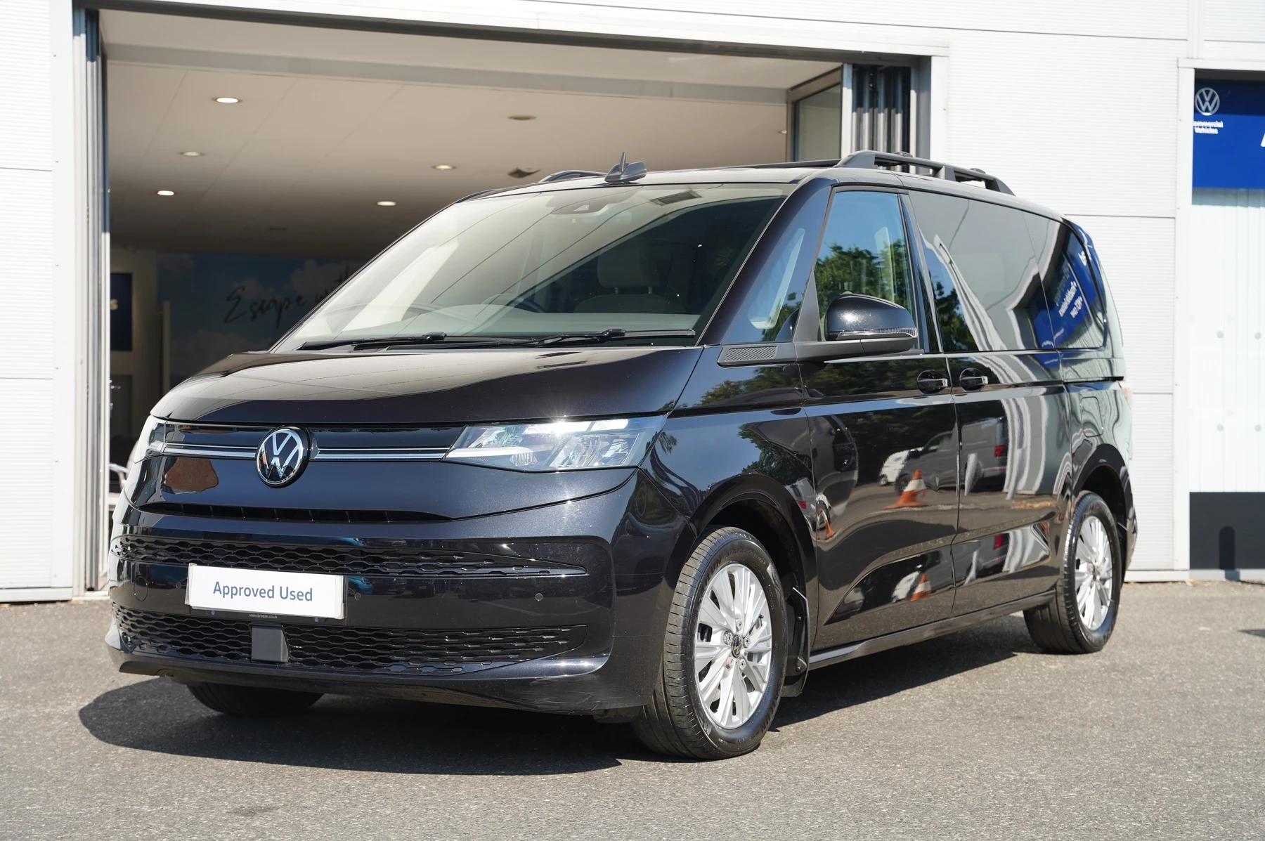 Volkswagen-Multivan-image-35