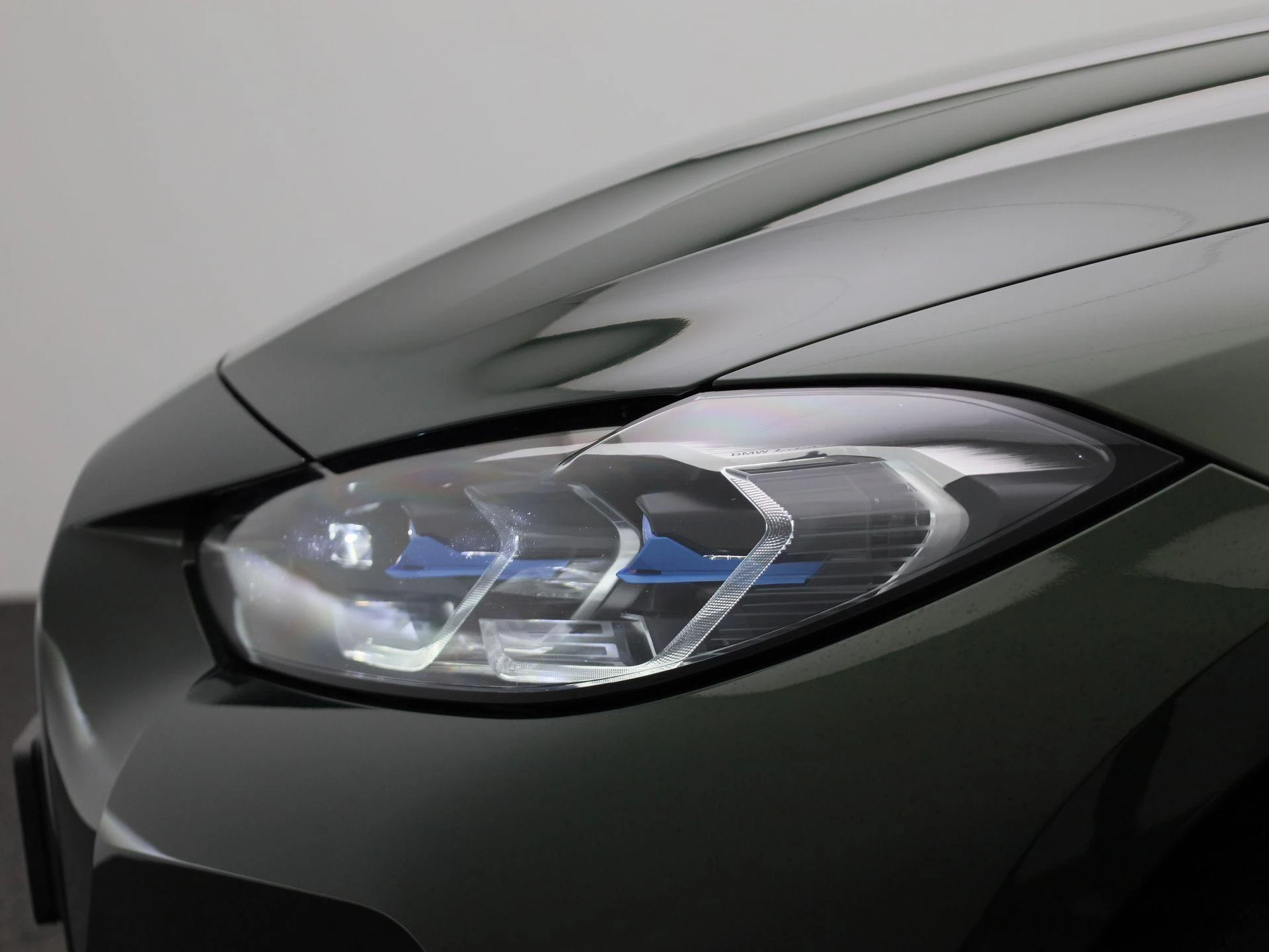 BMW-i4-image-15
