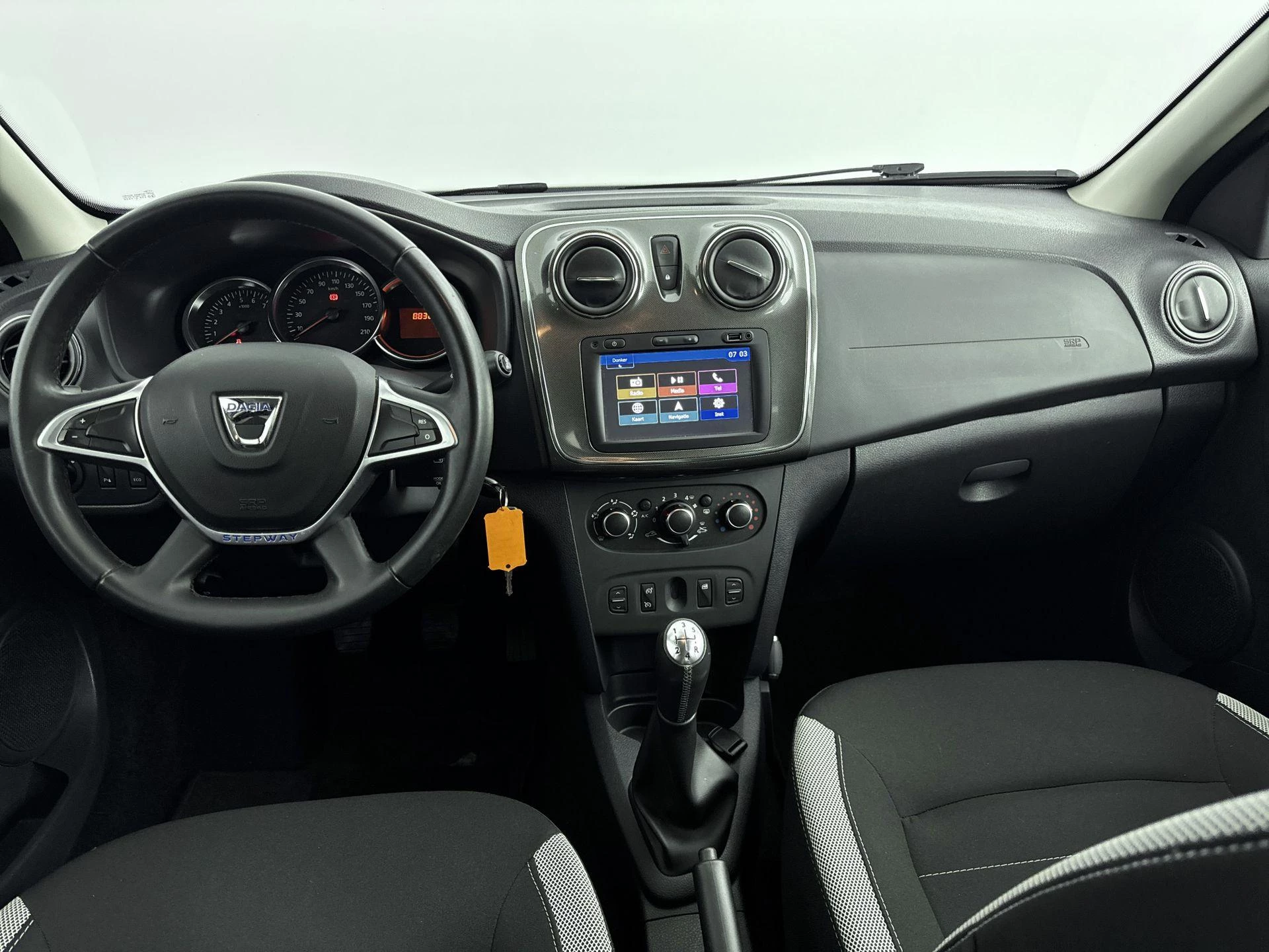 Dacia-Sandero Stepway-image-7