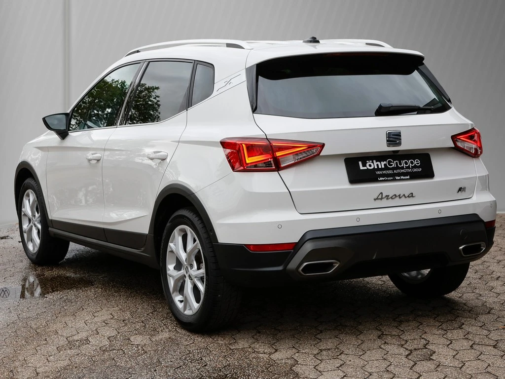 SEAT-Arona-image-3