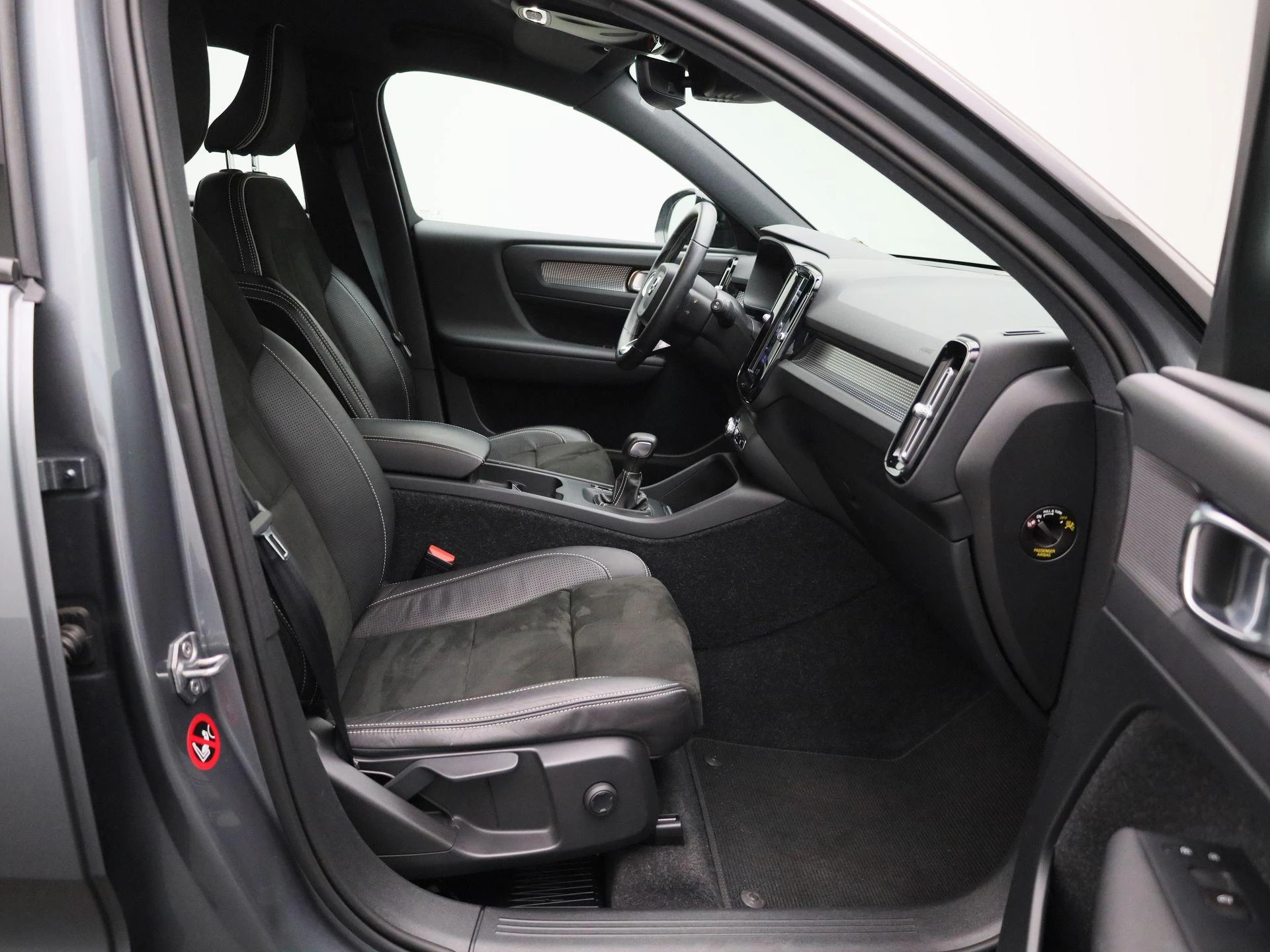 Volvo-XC40-image-32