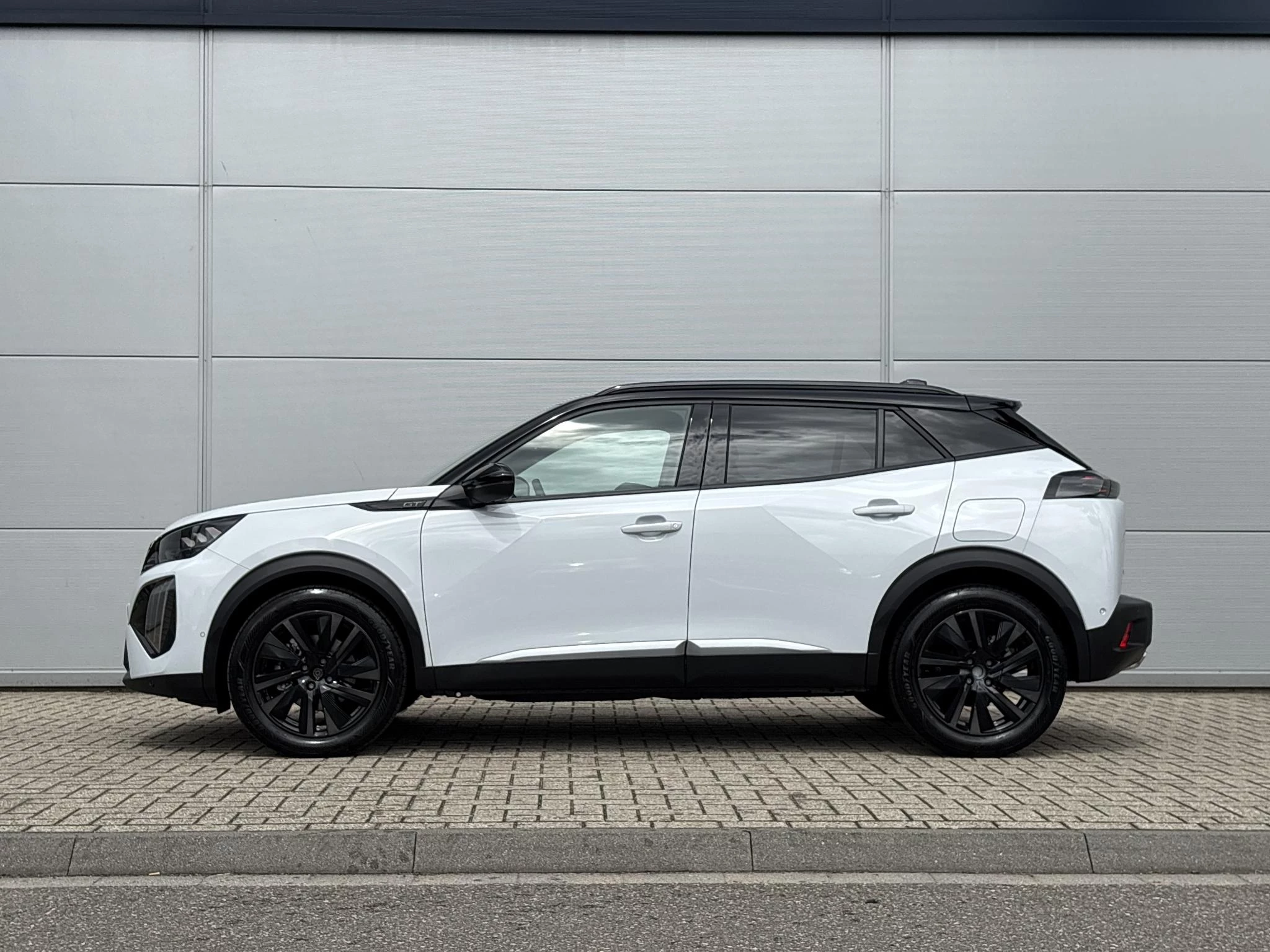 Peugeot-2008-image-2