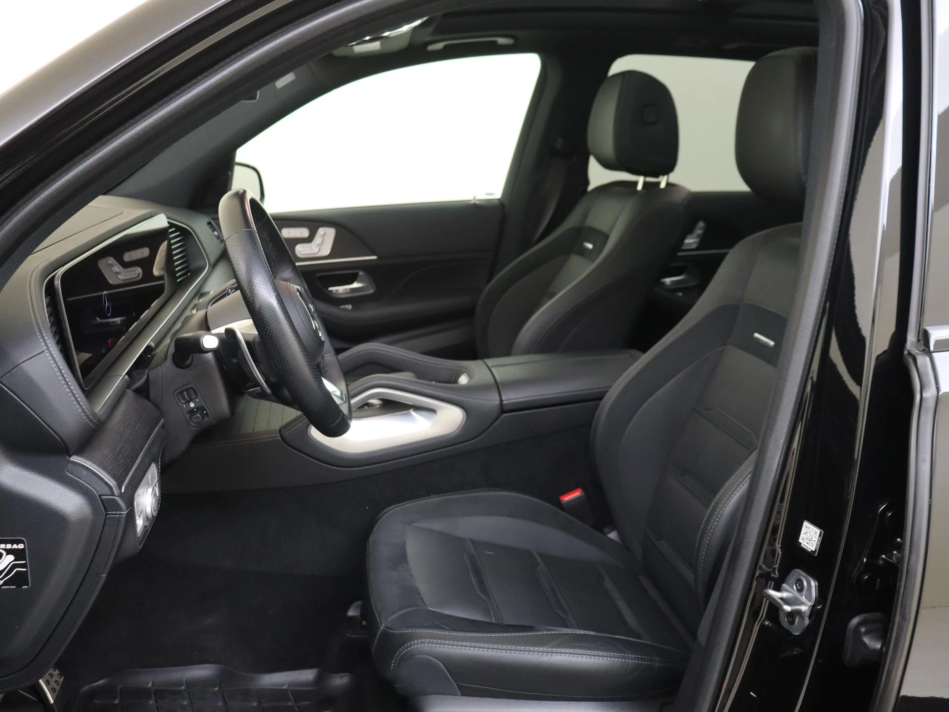 Mercedes-Benz-GLE-image-17