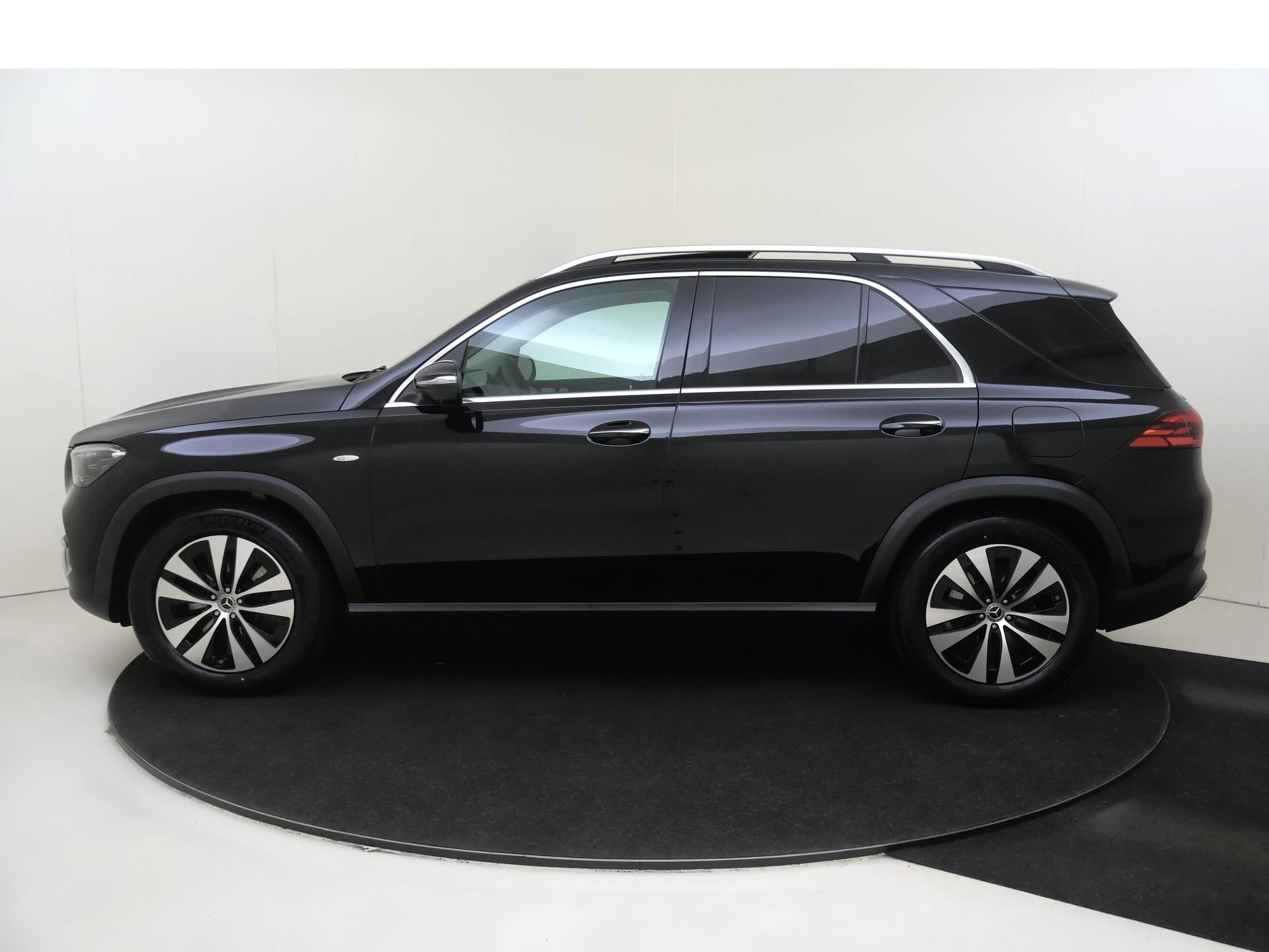 Mercedes-Benz-GLE-image-7