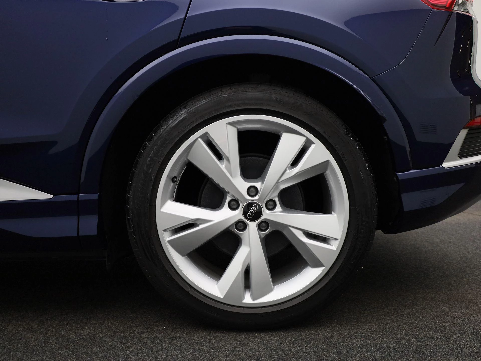 Audi-Q4 e-tron-image-12