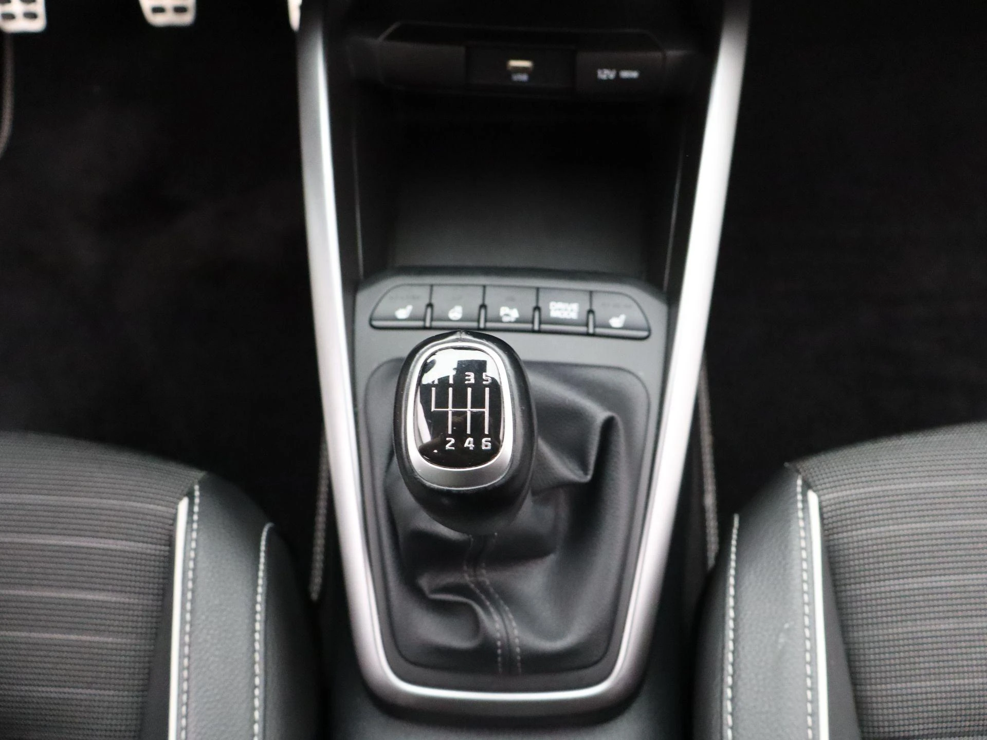 Kia-Stonic-image-9