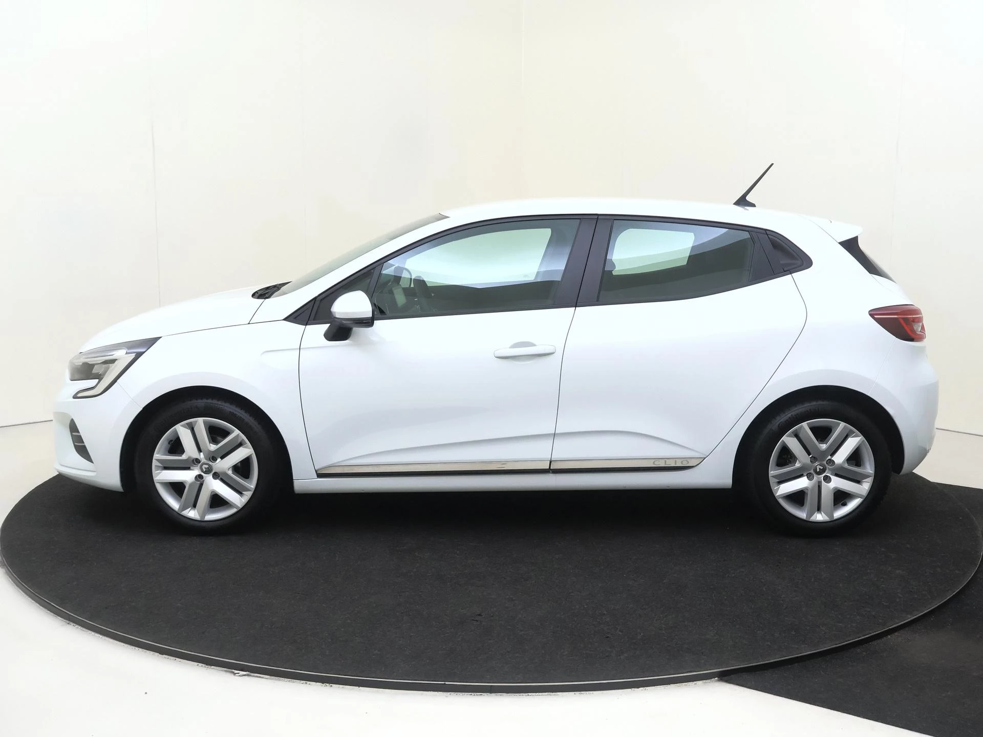 Renault-Clio-image-7