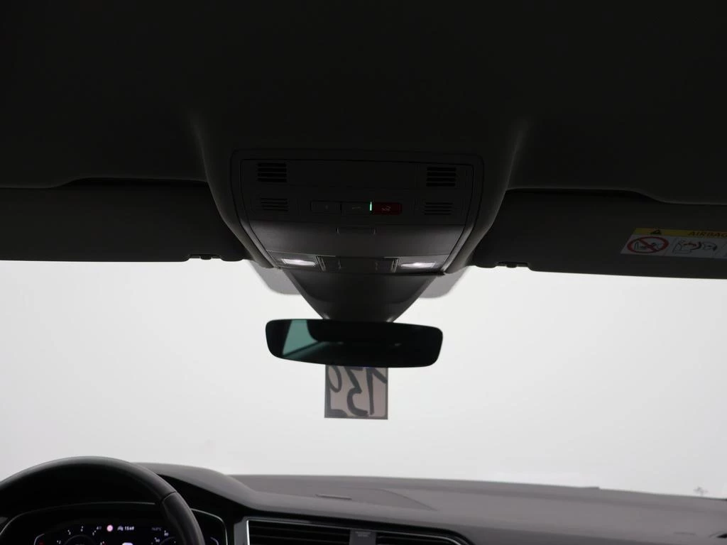 Volkswagen-Tiguan-image-17