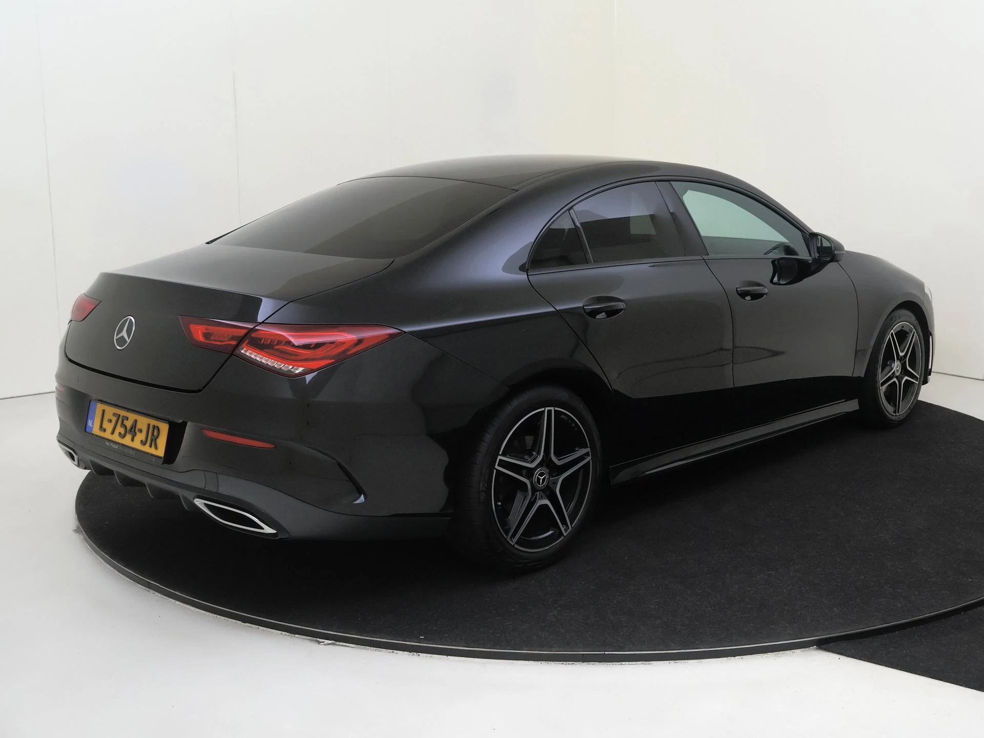 Mercedes-Benz CLA 180 Business Solution AMG