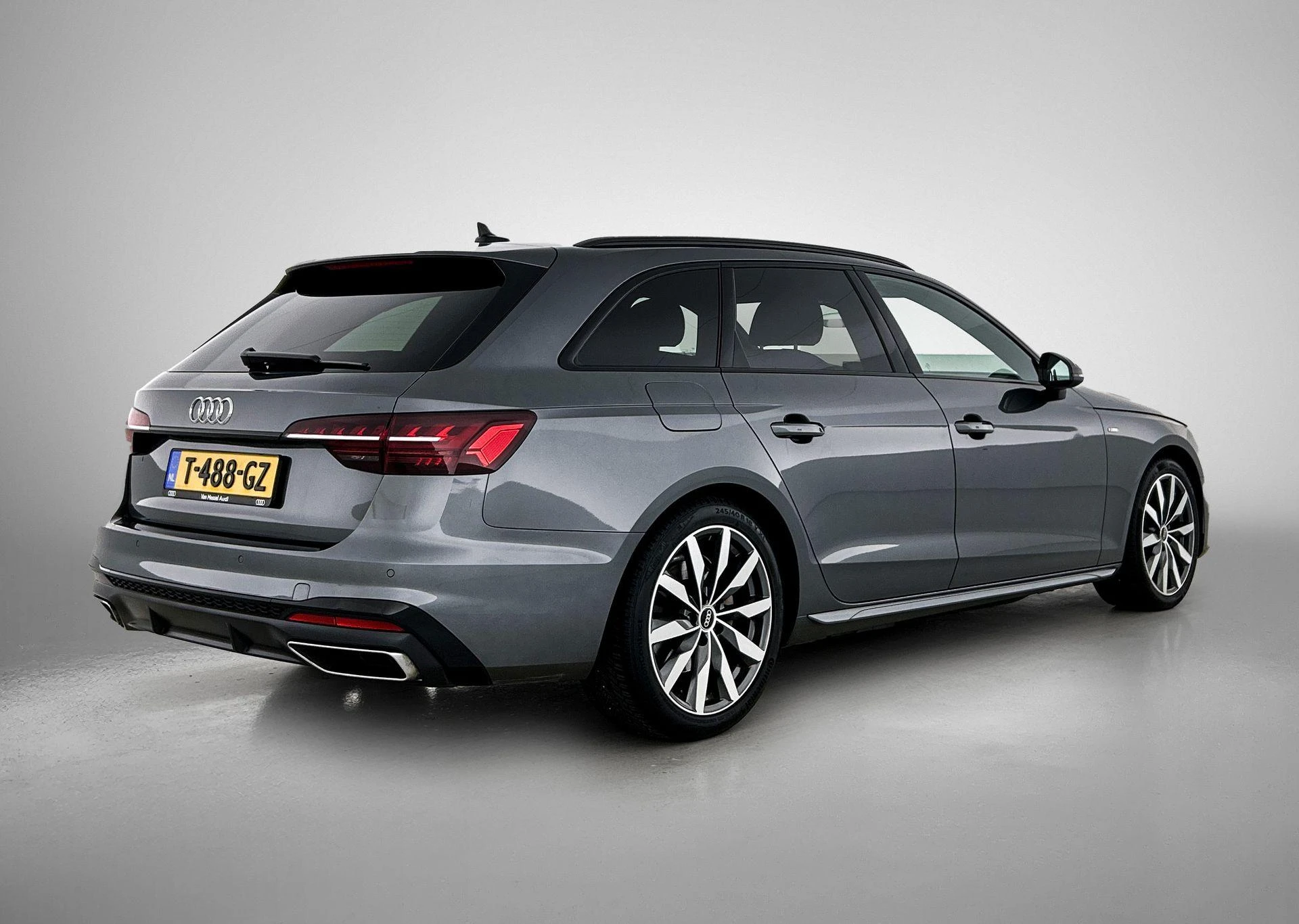 Audi-A4-image-4