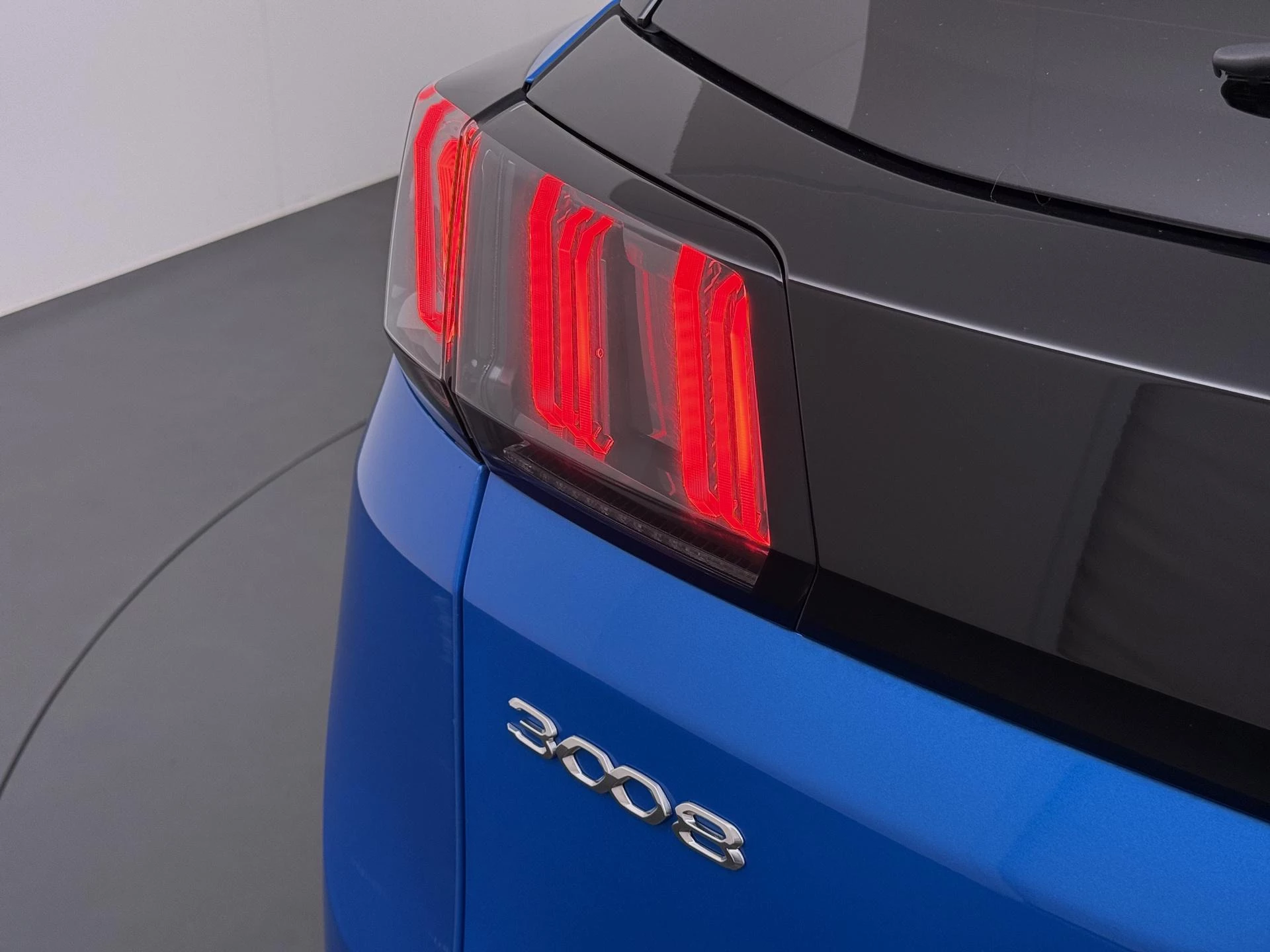 Peugeot 3008 1.6 HYbrid 225 Blue Lease Allure