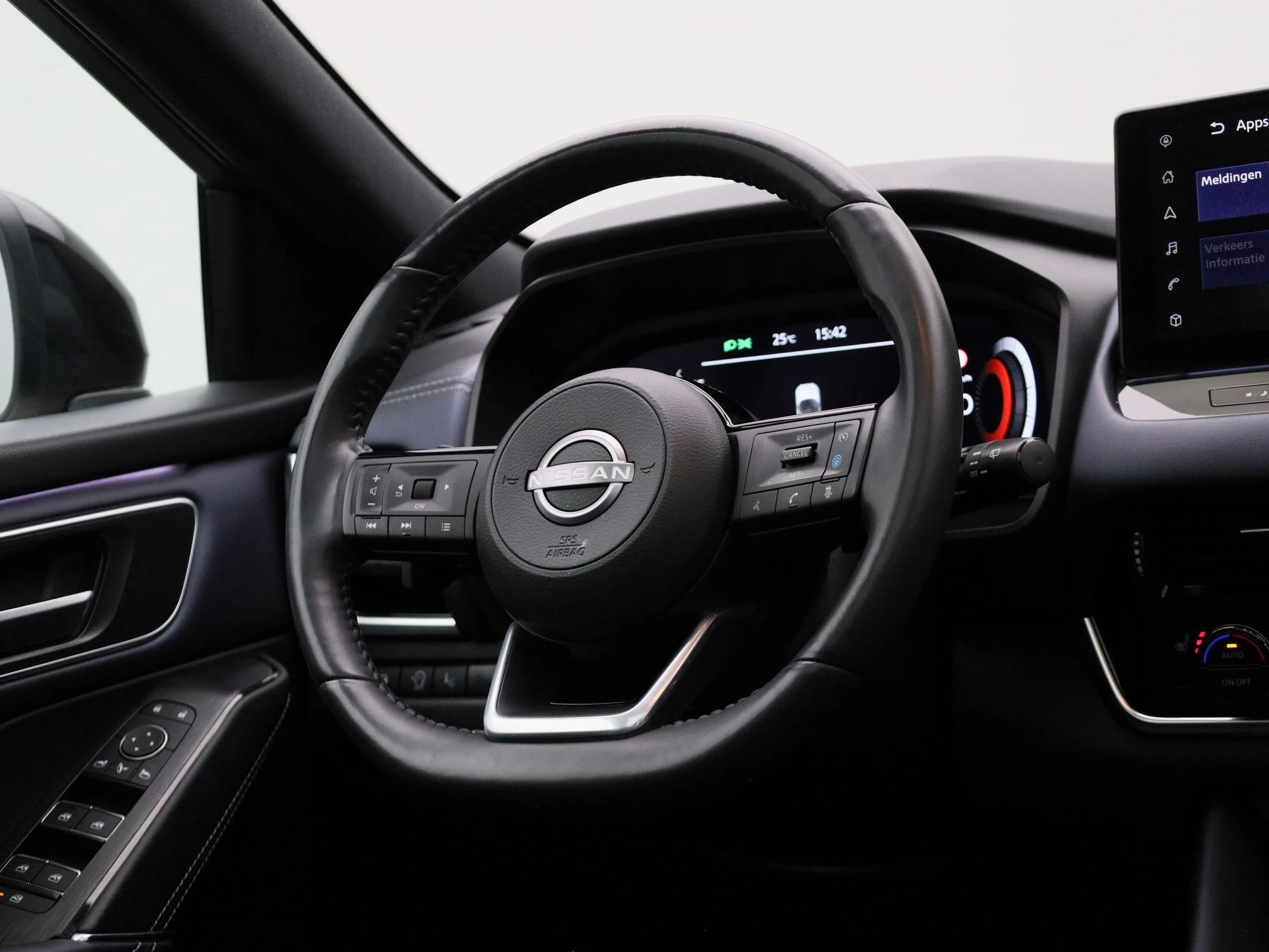Nissan-QASHQAI-image-39