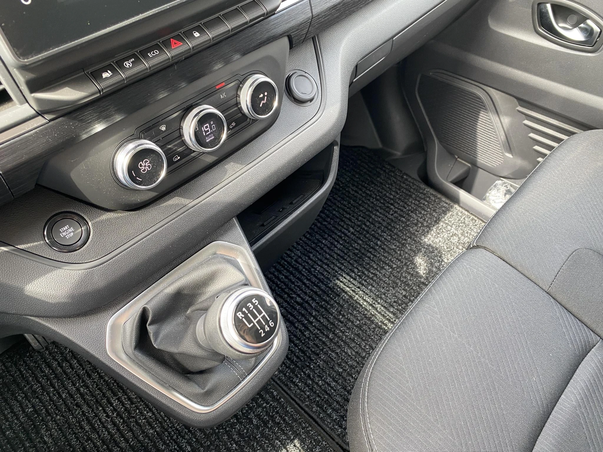 Renault-Trafic-image-9