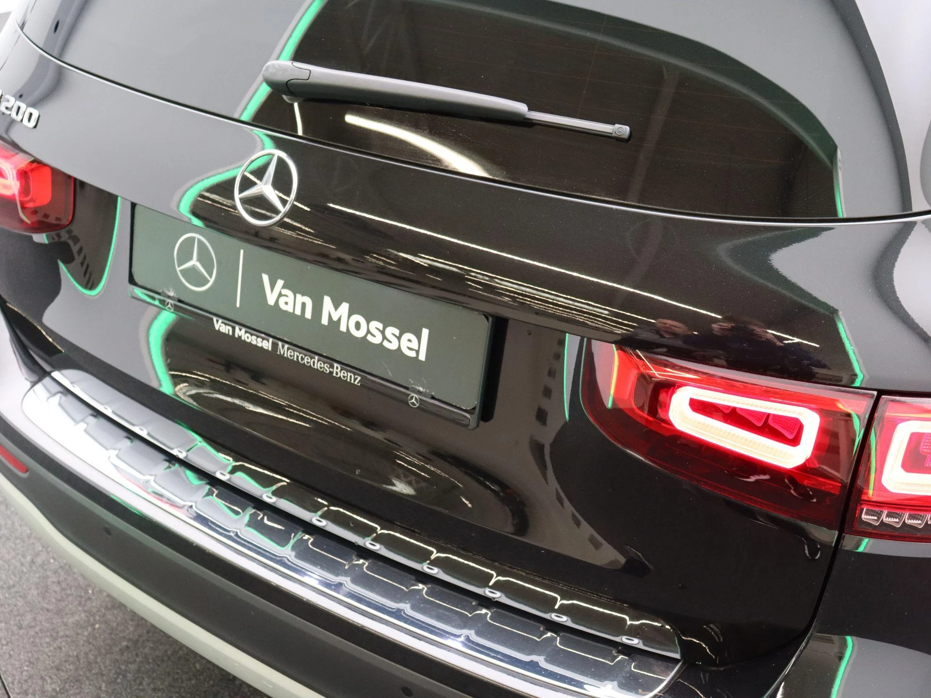 Mercedes-Benz GLB 200 Business Solution + CARPLAY + LED + CAMERA +