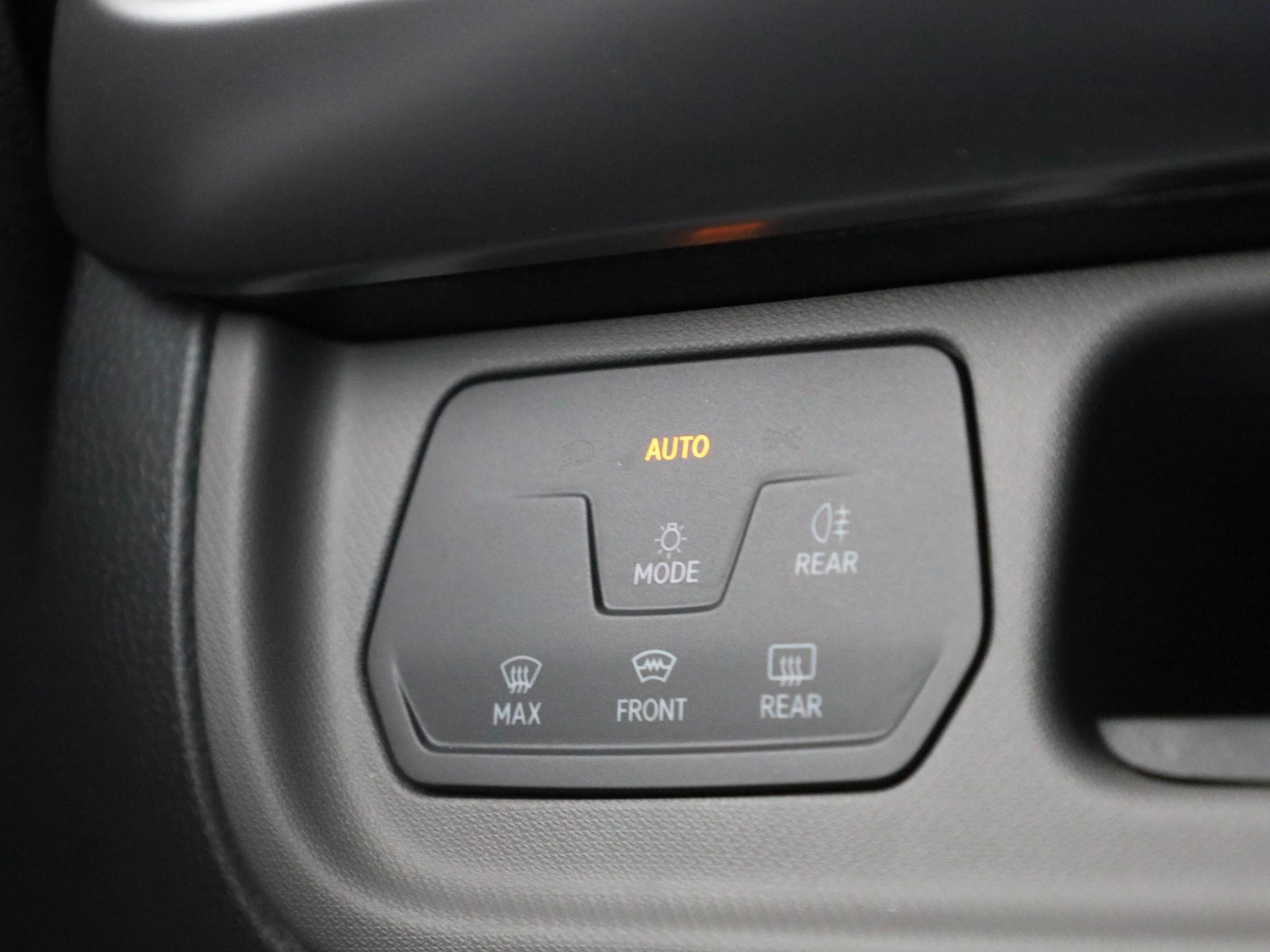 Volkswagen-ID. Buzz-image-32