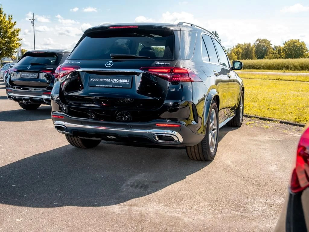 Mercedes-Benz-GLE 300 d-image-5