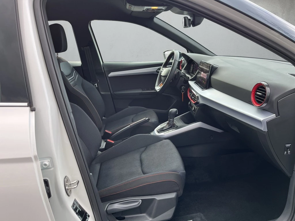 SEAT-Arona-image-12