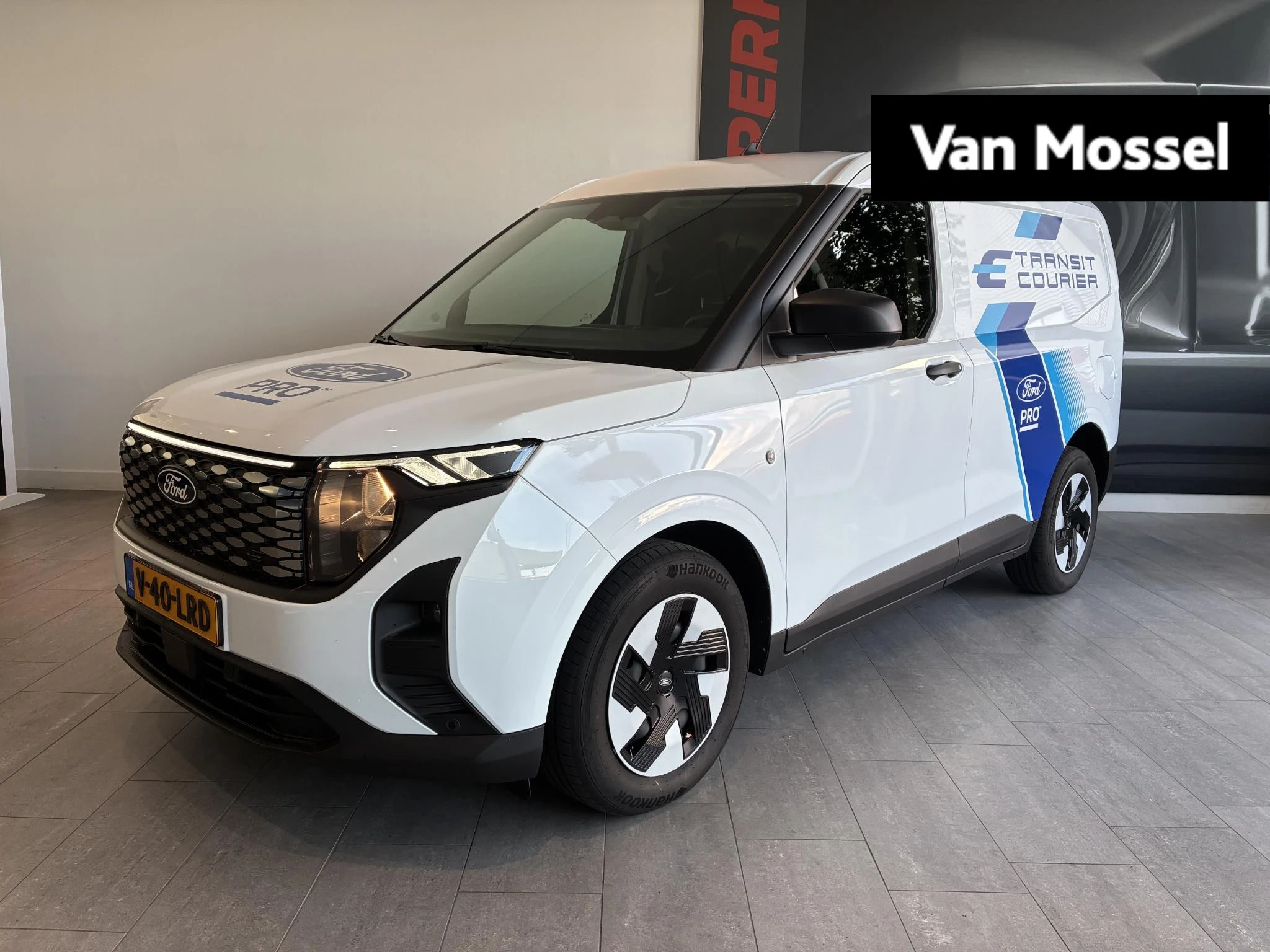 Ford-E-Transit Courier-image-0