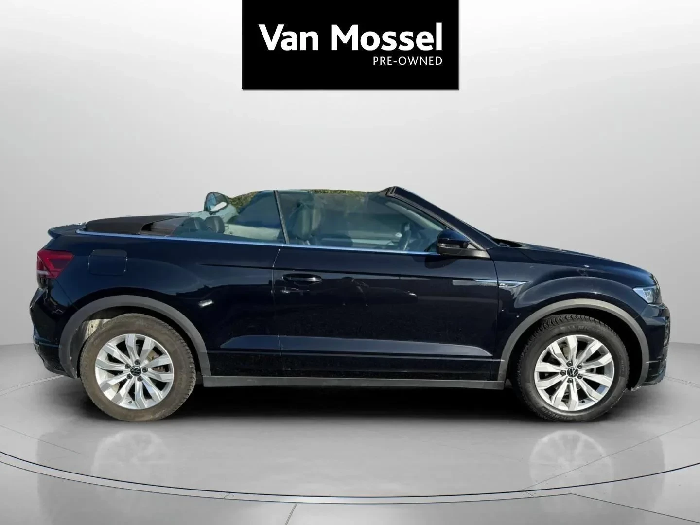 Volkswagen-T-Roc-image-4