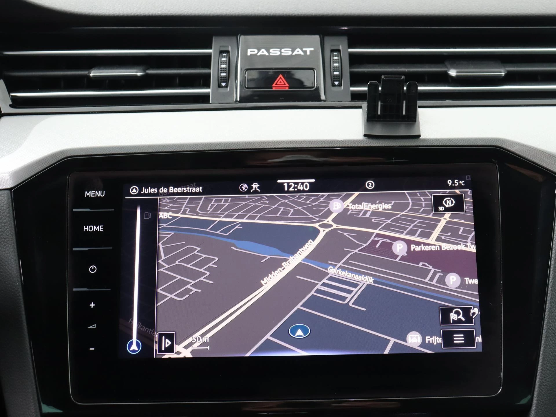 Volkswagen-Passat-image-16