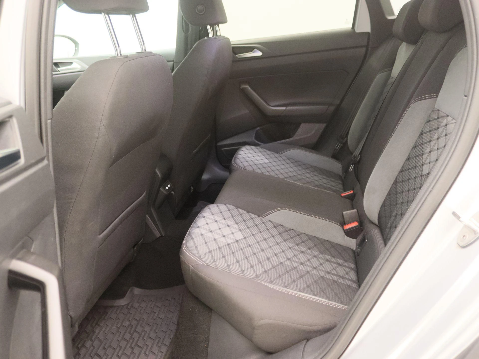 Volkswagen-Taigo-image-12