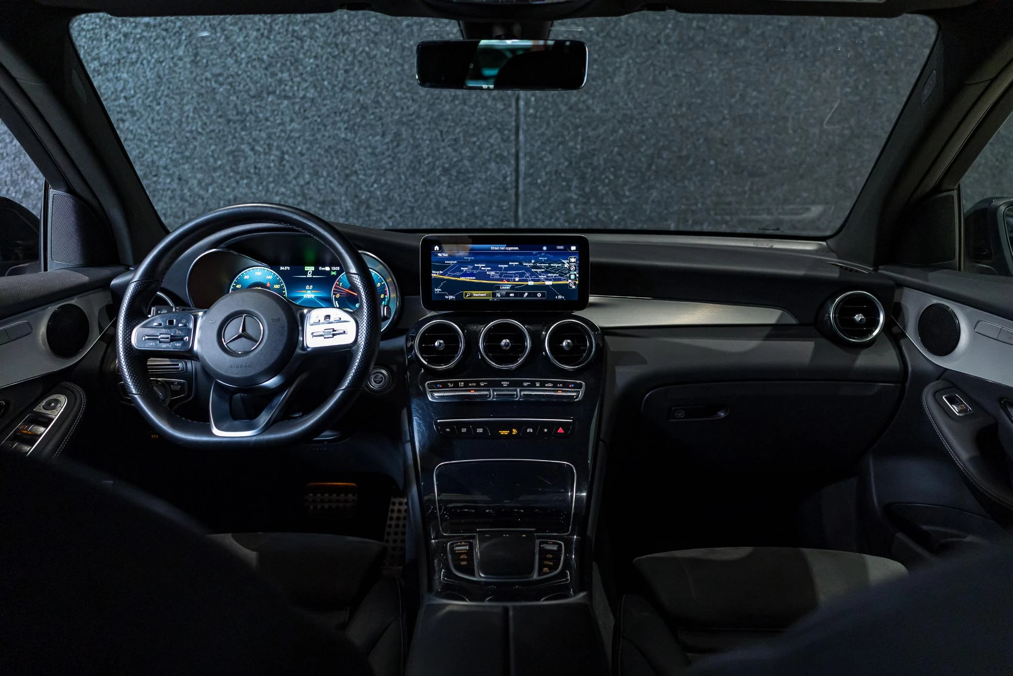 Mercedes-Benz GLC 300d 4MATIC AMG LINE+NIGHTPACK+ILS +NAVI
