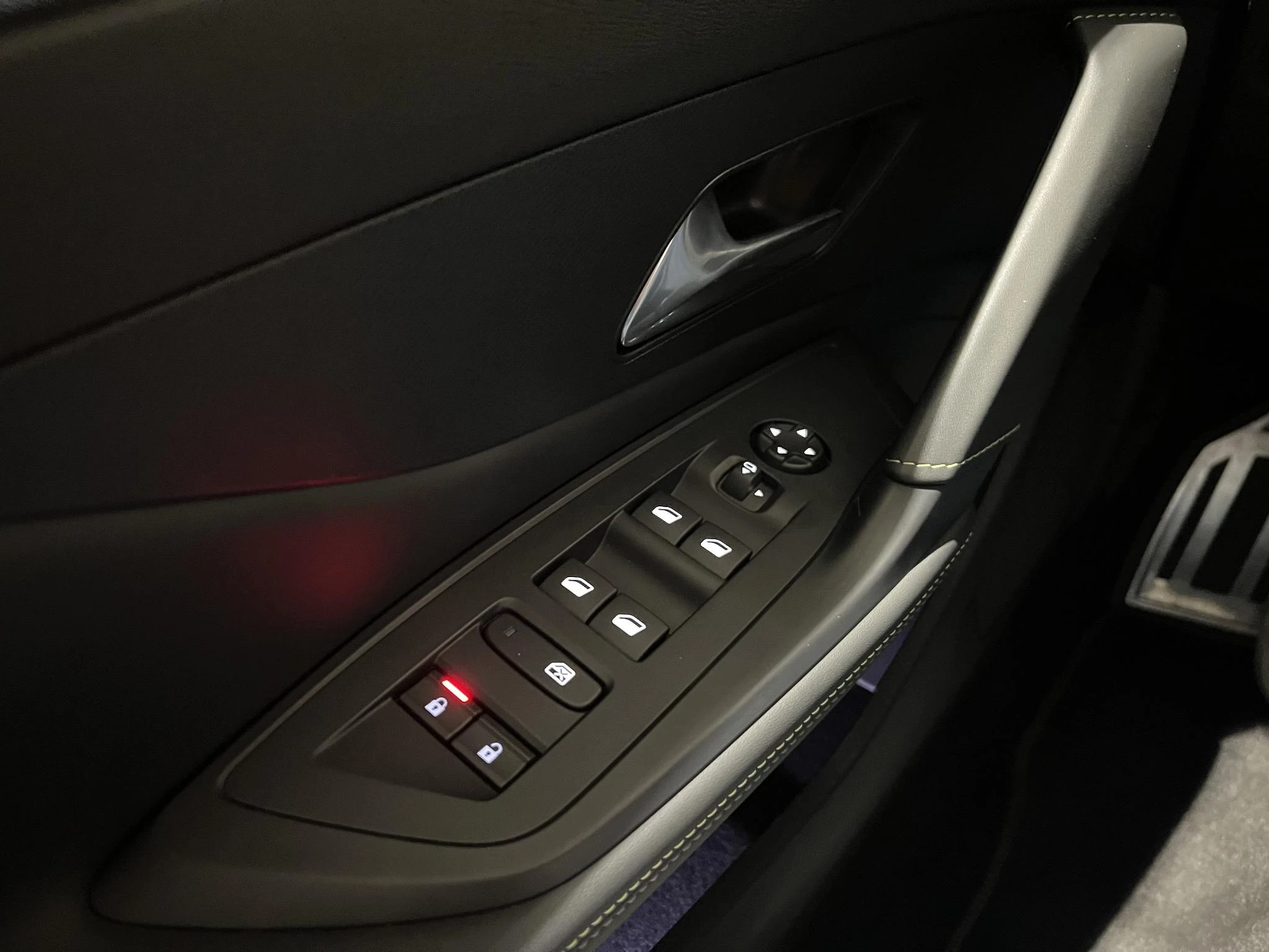 Peugeot-308-image-18