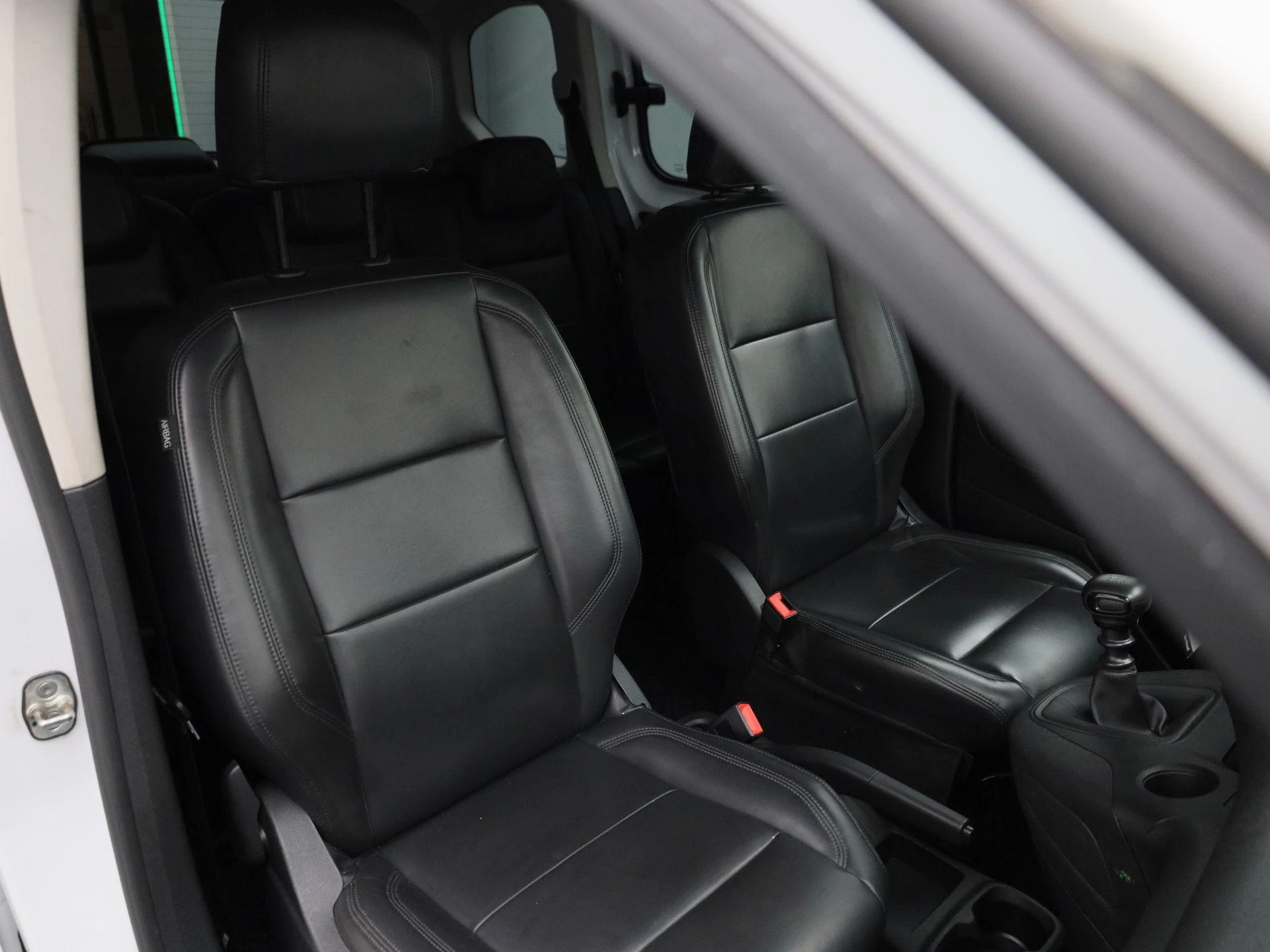 Opel-Combo Life-image-30