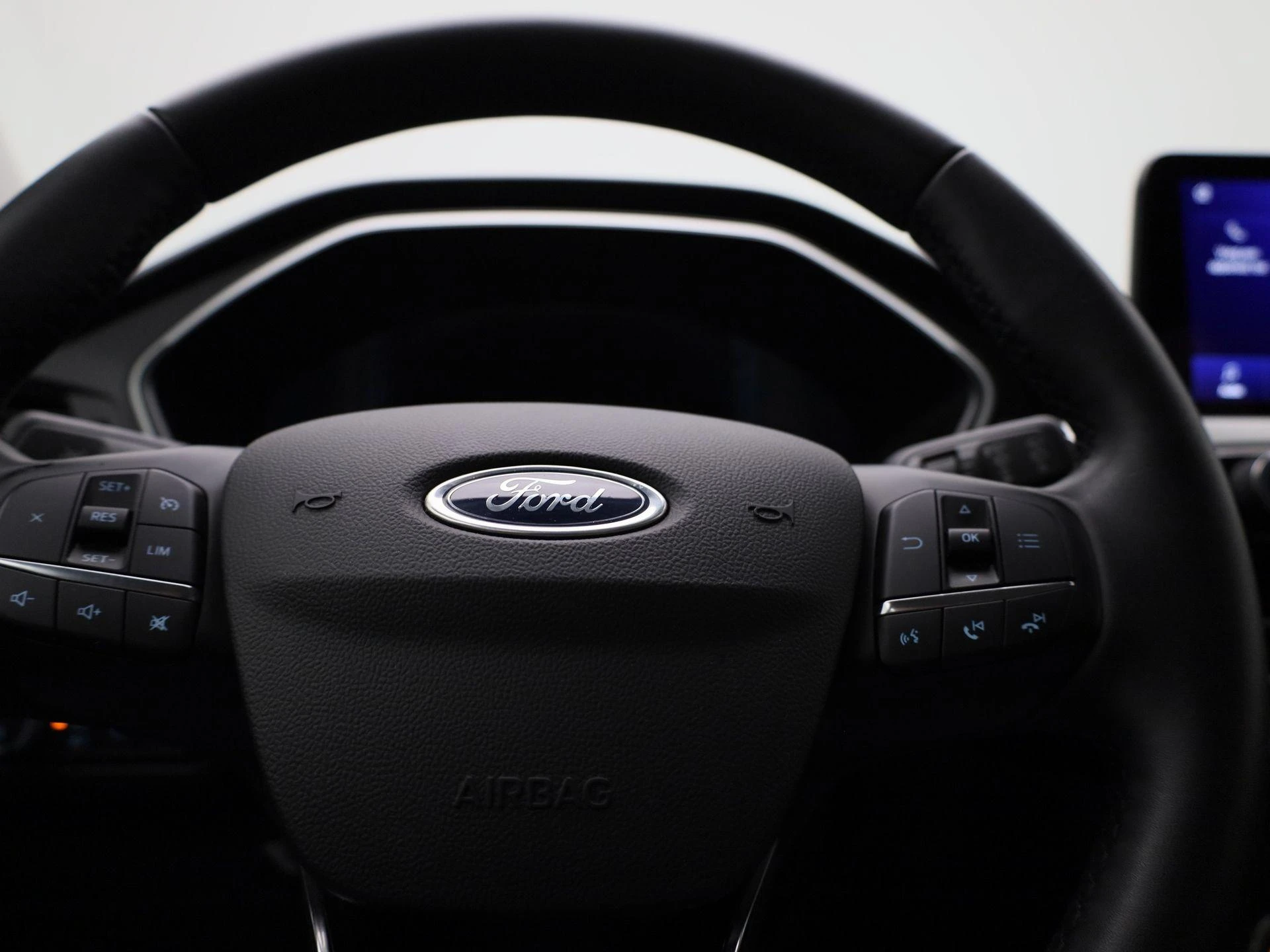Ford-Kuga-image-25