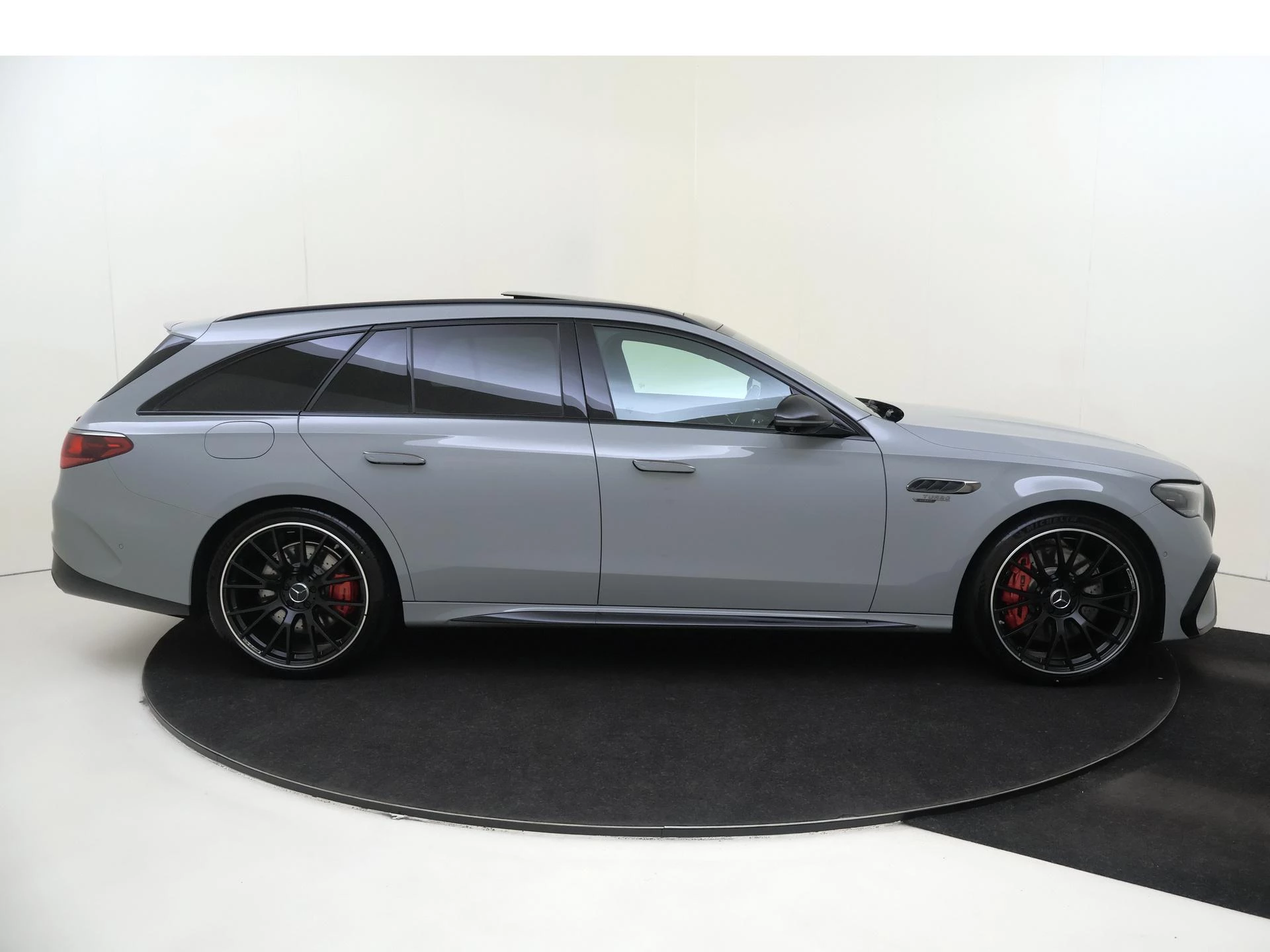 Mercedes-Benz-E-Klasse-image-8